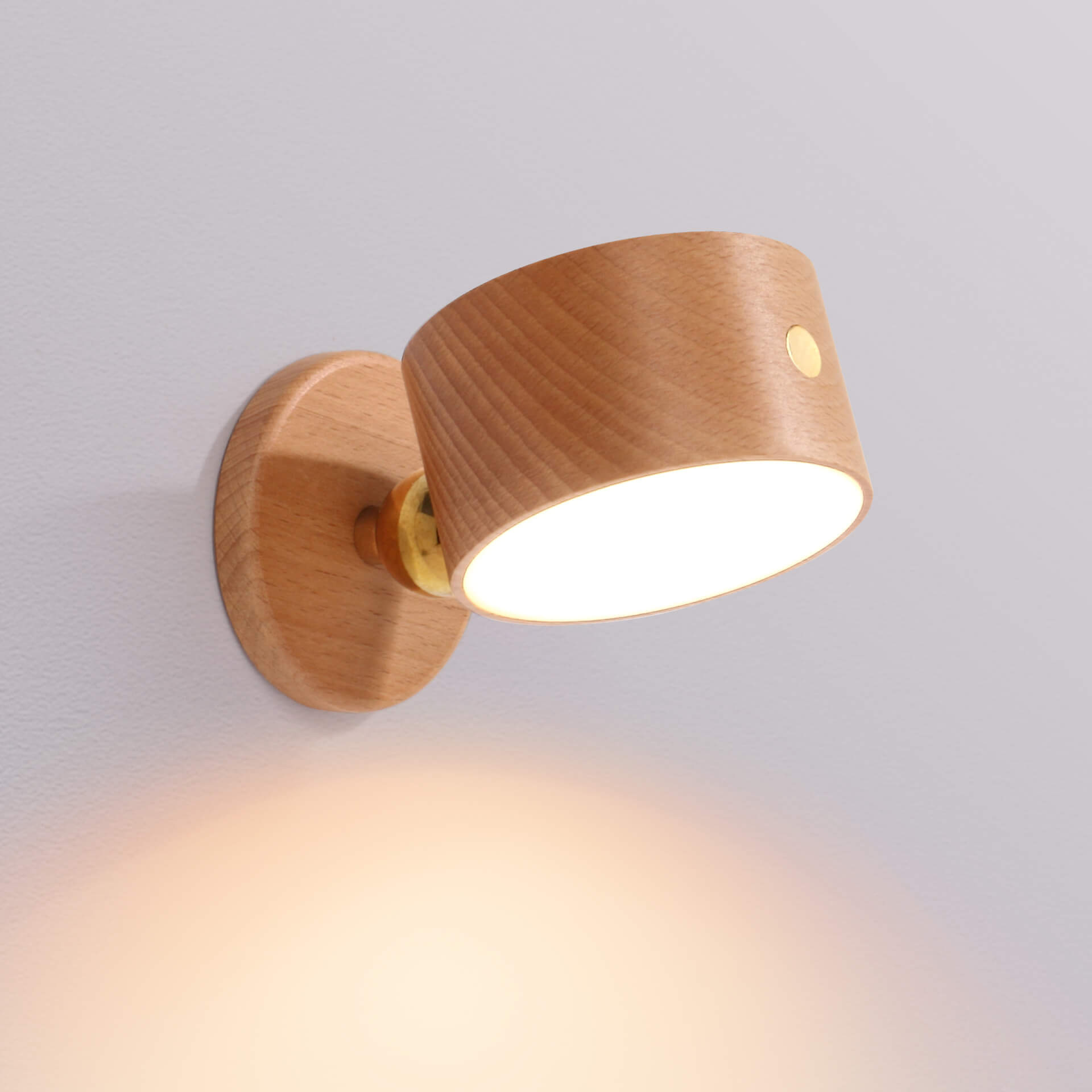 Adjustable Walnut LED Wall Lamp – Rotatable Wood Spotlight Fixture with Brass Detail