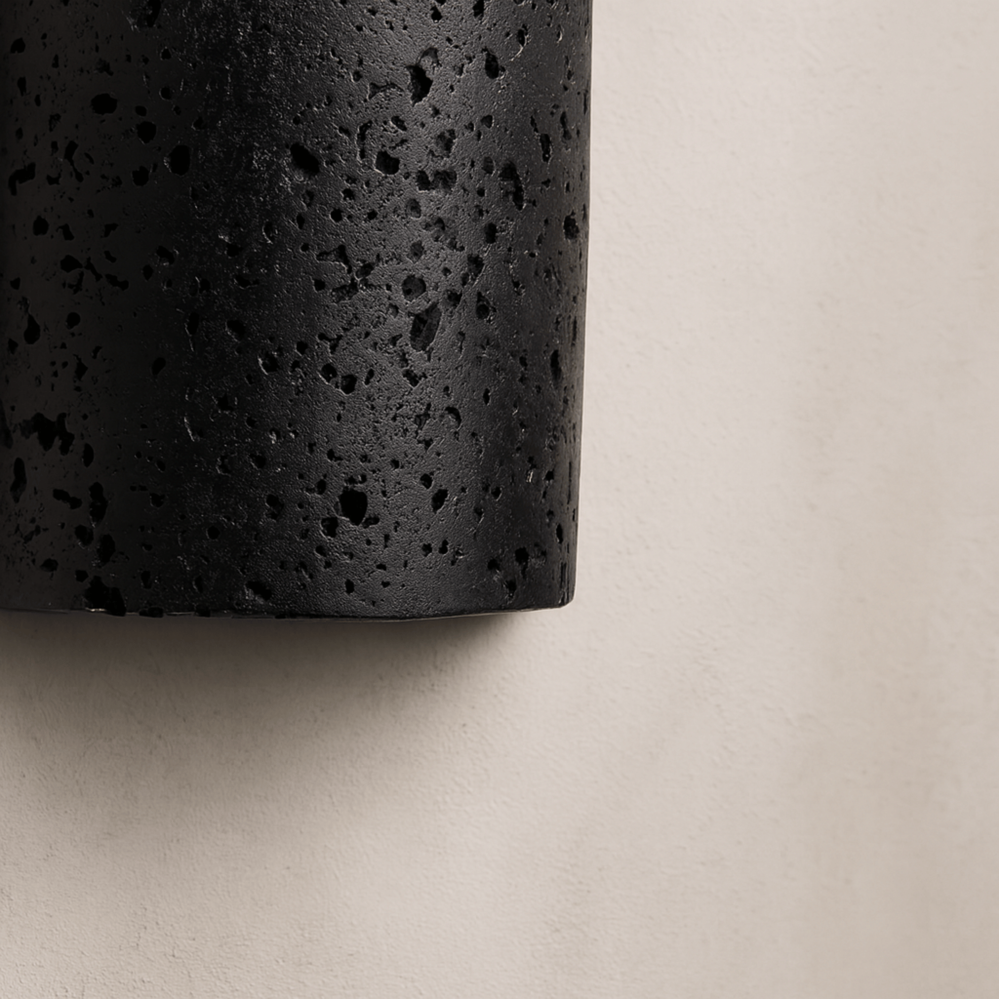 Volcara Curve Wall Sconce – LED Modern Black Textured Stone Living Room Bedroom Decorative Lighting
