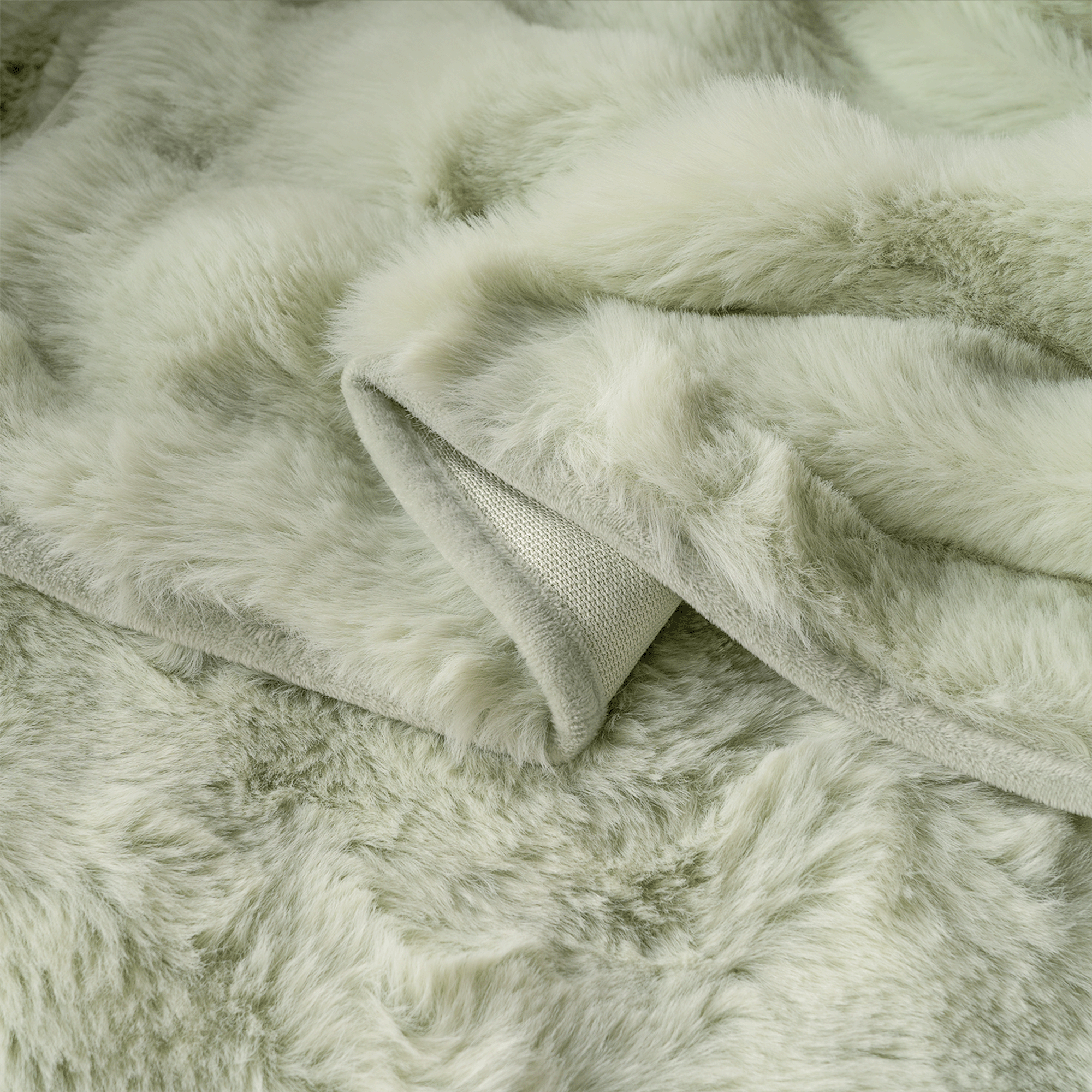 Cirrus Plush Throw Blanket – Faux Fur Channel Stitch Grey Luxury Soft Cozy Bedroom Living Room Decor