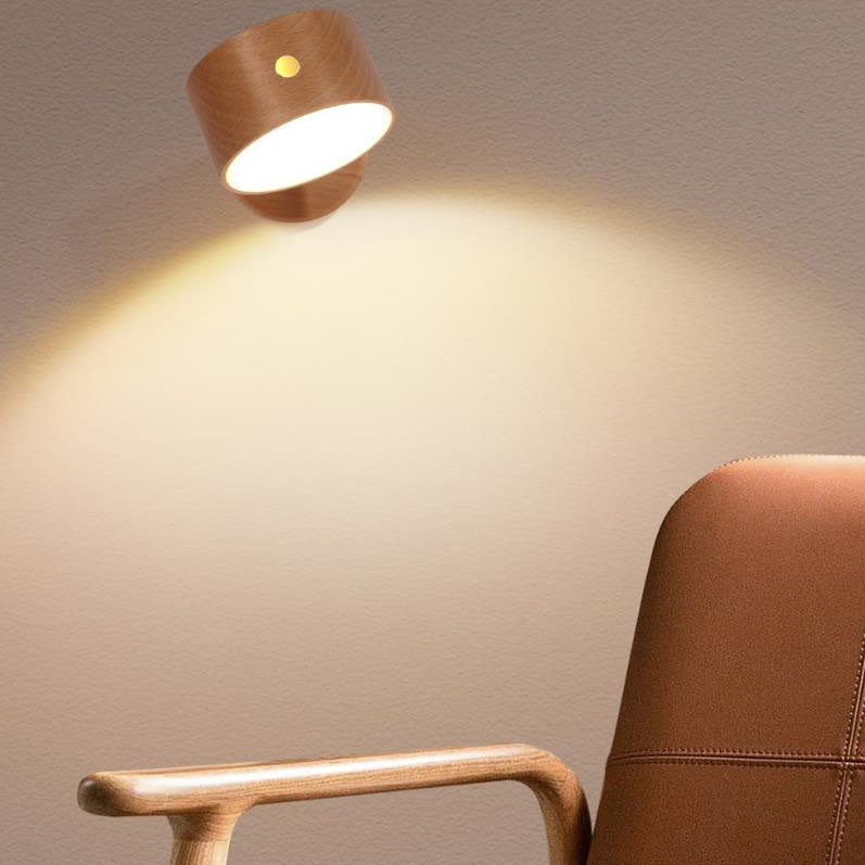 Adjustable Walnut LED Wall Lamp – Rotatable Wood Spotlight Fixture with Brass Detail