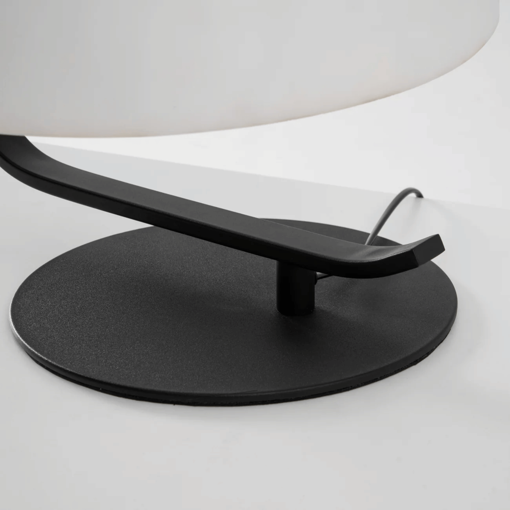 Hikari Dome Table Lamp – Modern Marble Glass Shade Black Metal Base Bedroom Living Room Decorative Lighting