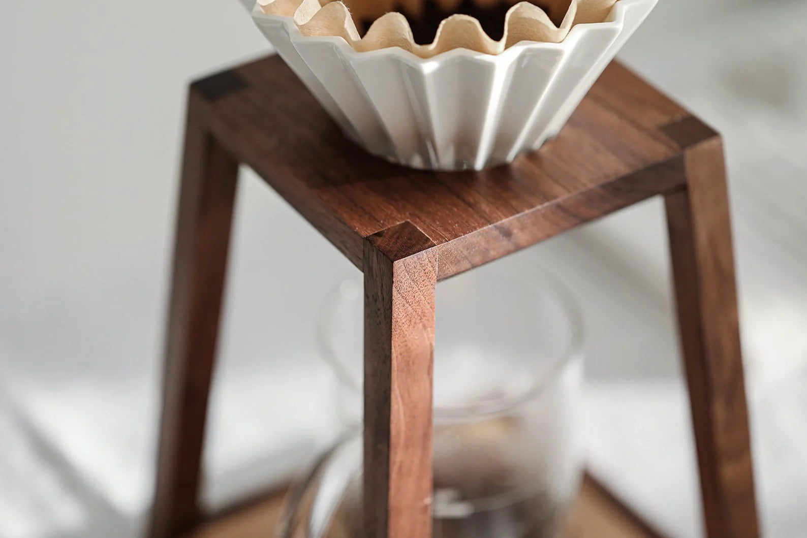 Grivale Pour Over Coffee Stand – Walnut Wood Ceramic Dripper Station Kitchen Counter Decor