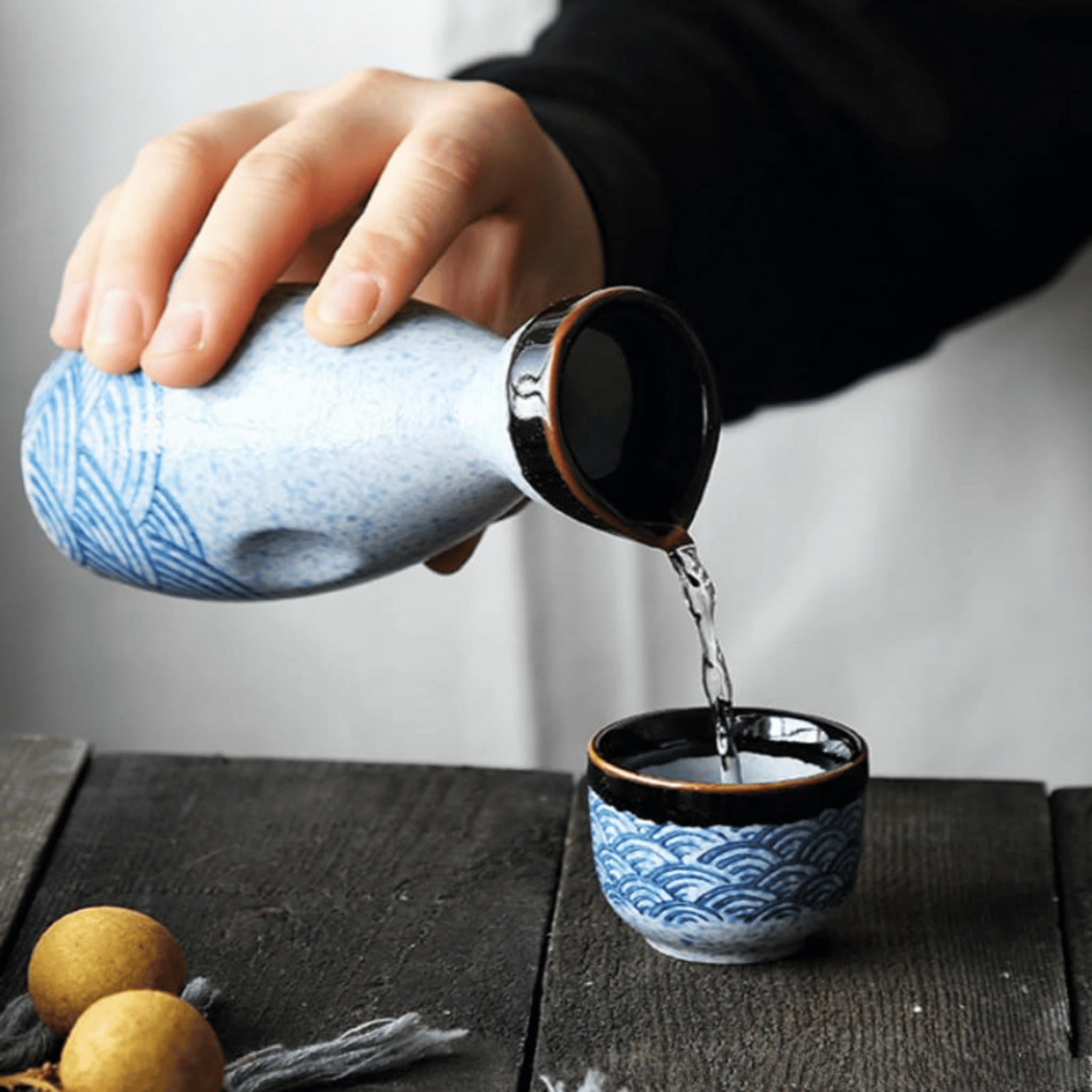 Kagami Sake Set – Handcrafted Japanese Ceramic Sake Bottle Cup Set Decorative Table Living Room