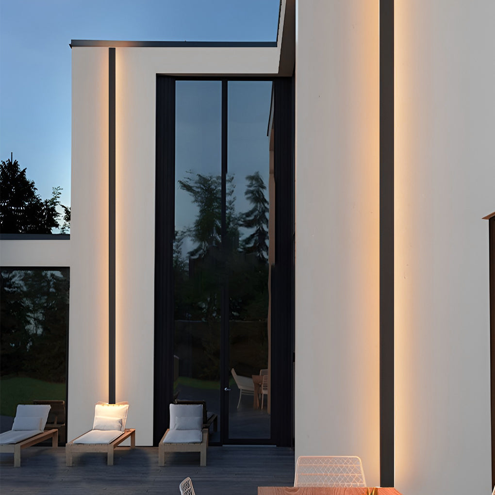 Modern LED Outdoor Wall Light – Long Vertical Strip Fixture