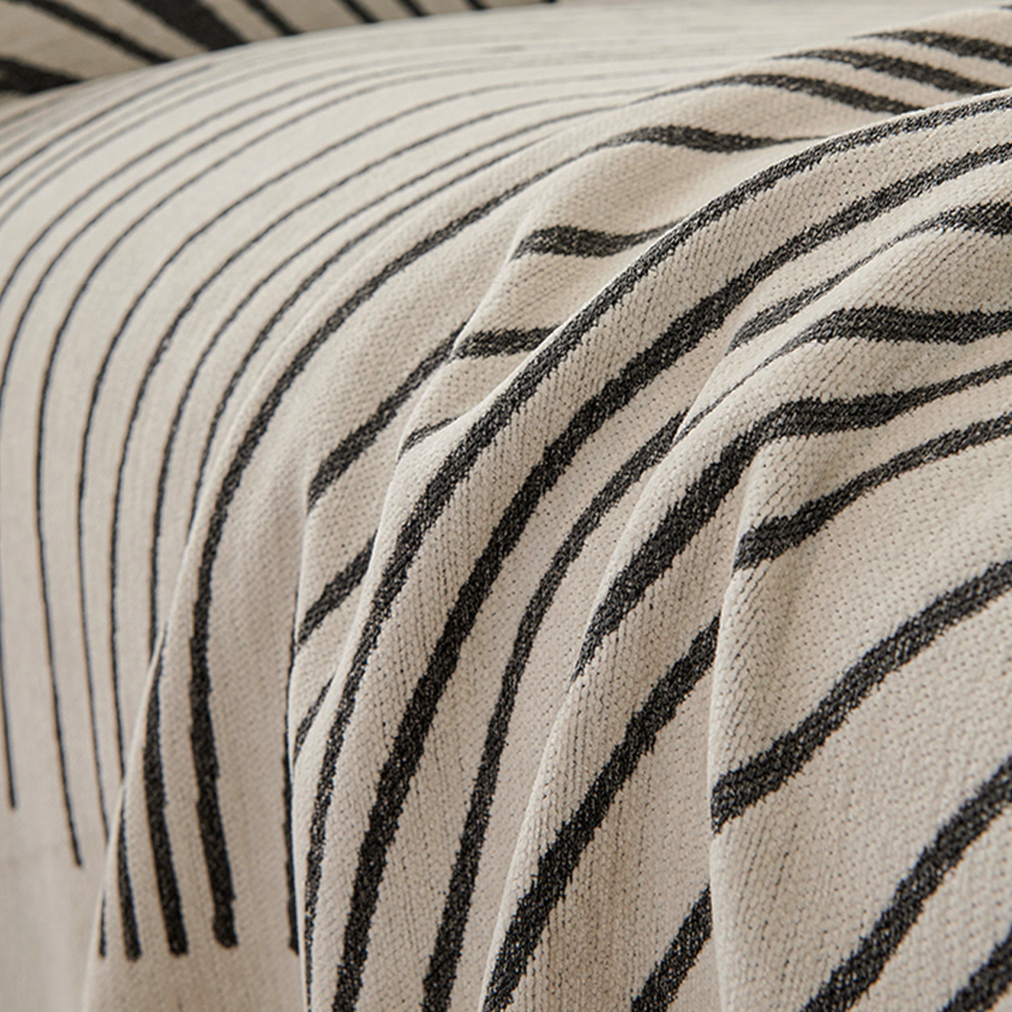 Kinova Stripe Throw Blanket – Modern Black White Abstract Line Sofa Couch Decorative Cover Living Room Bedroom