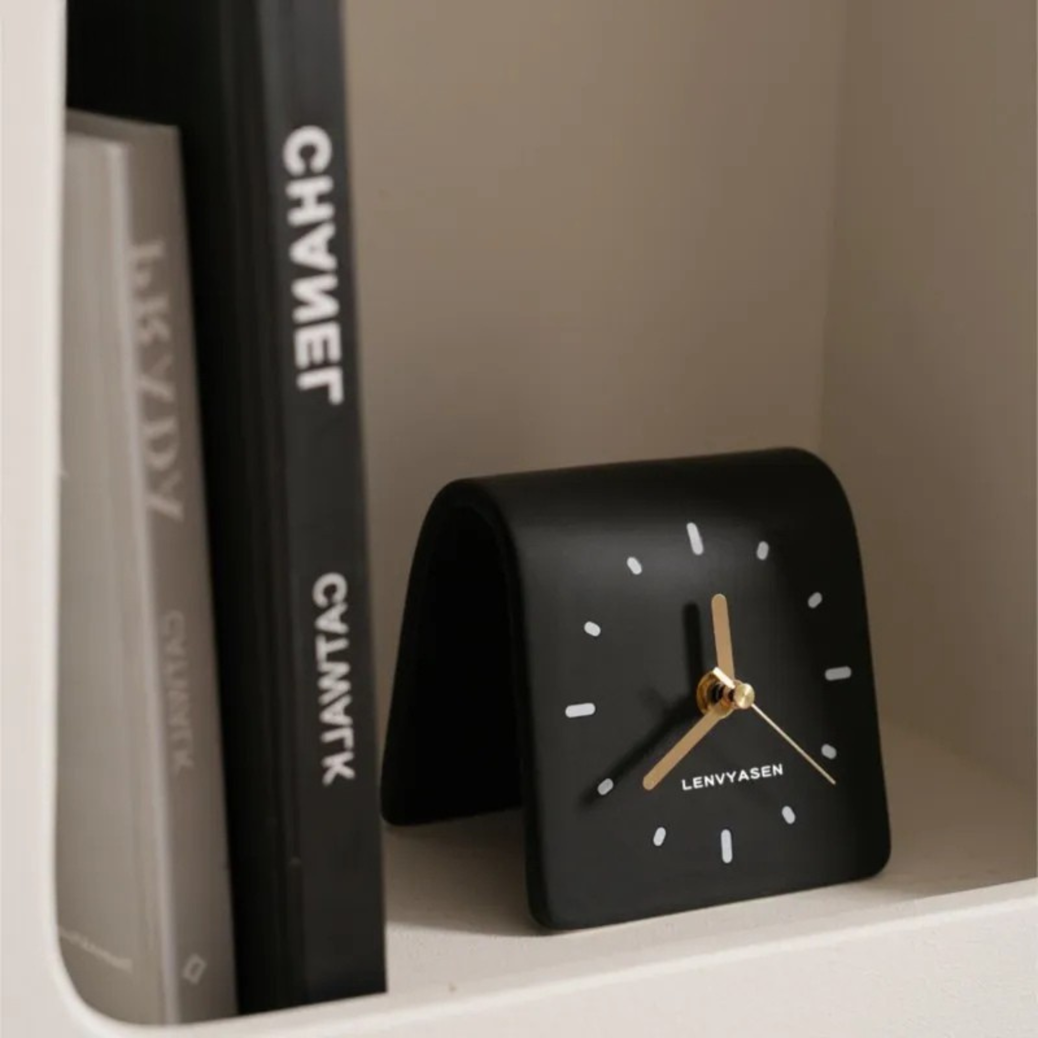 Tivara Arch Desk Clock – Modern Ceramic Decorative Table Clock Bedroom Living Room Nightstand