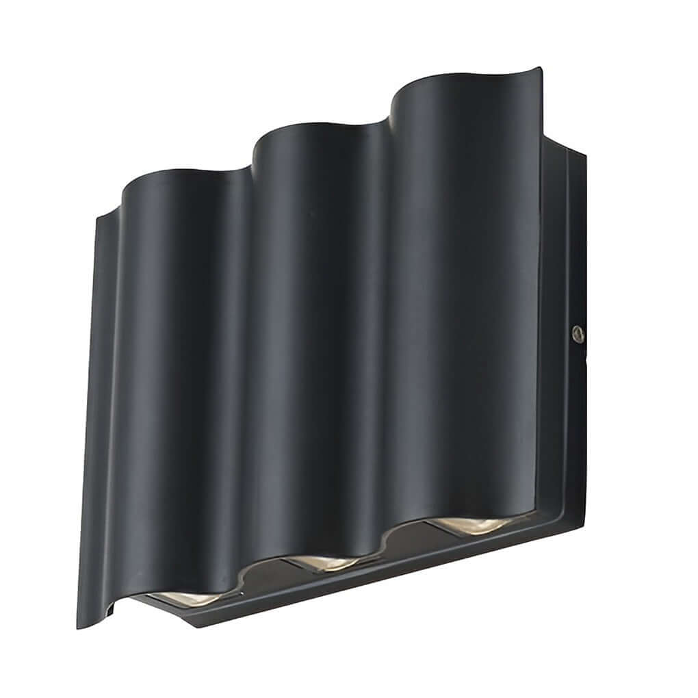Wavy Ribbed LED Wall Light – Modern Architectural Fixture