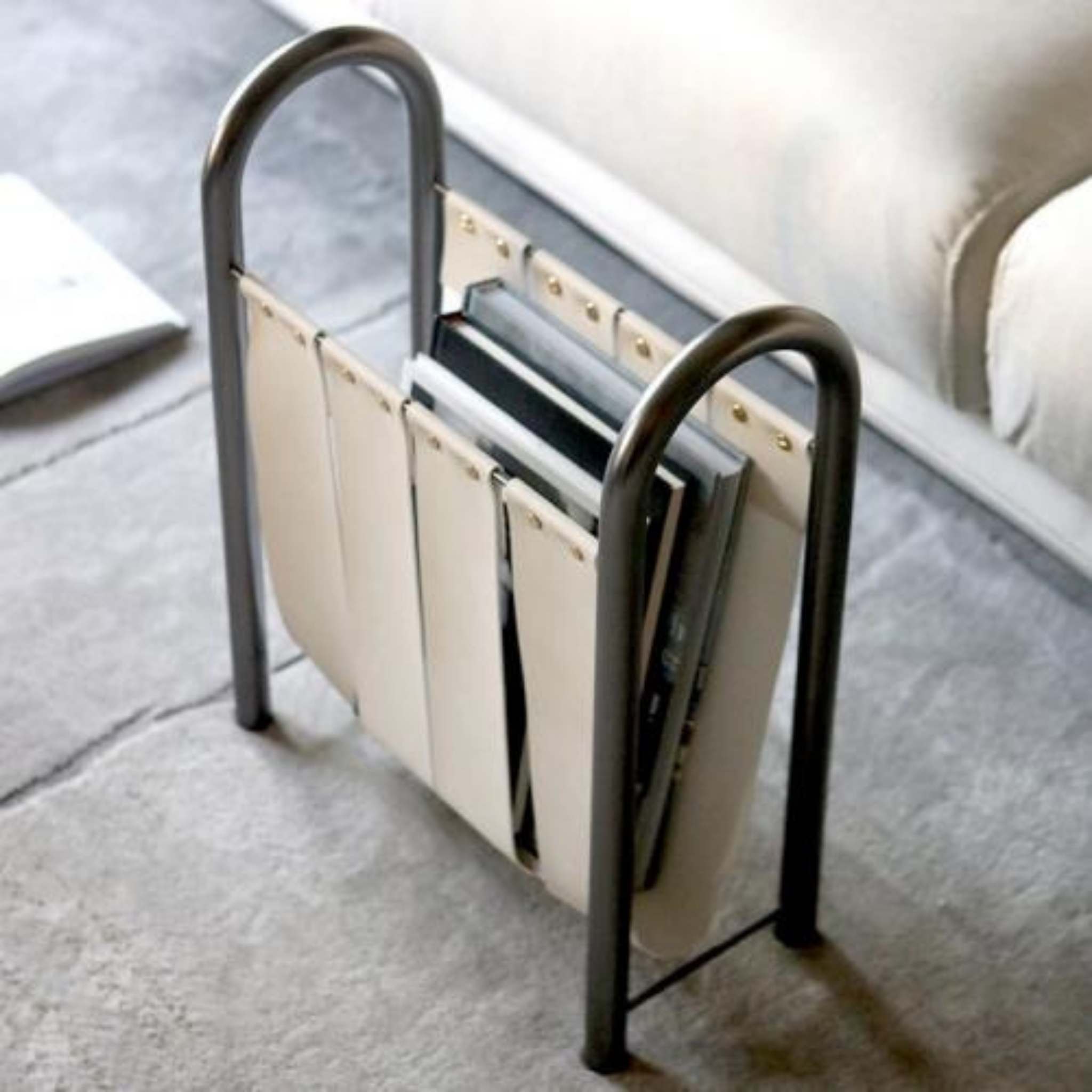 Arkos Leather Magazine Rack – Modern Metal Frame Decorative Storage Living Room Bedroom Home Decor
