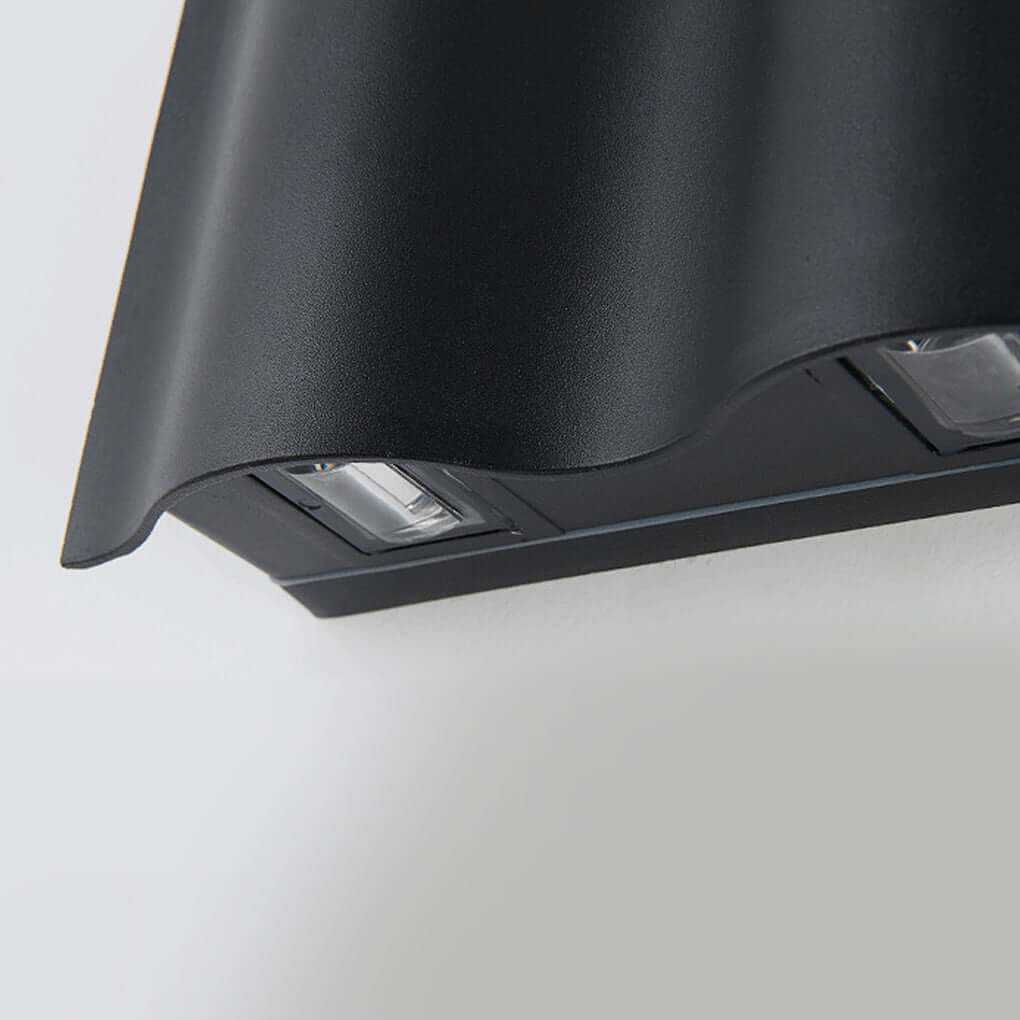 Wavy Ribbed LED Wall Light – Modern Architectural Fixture