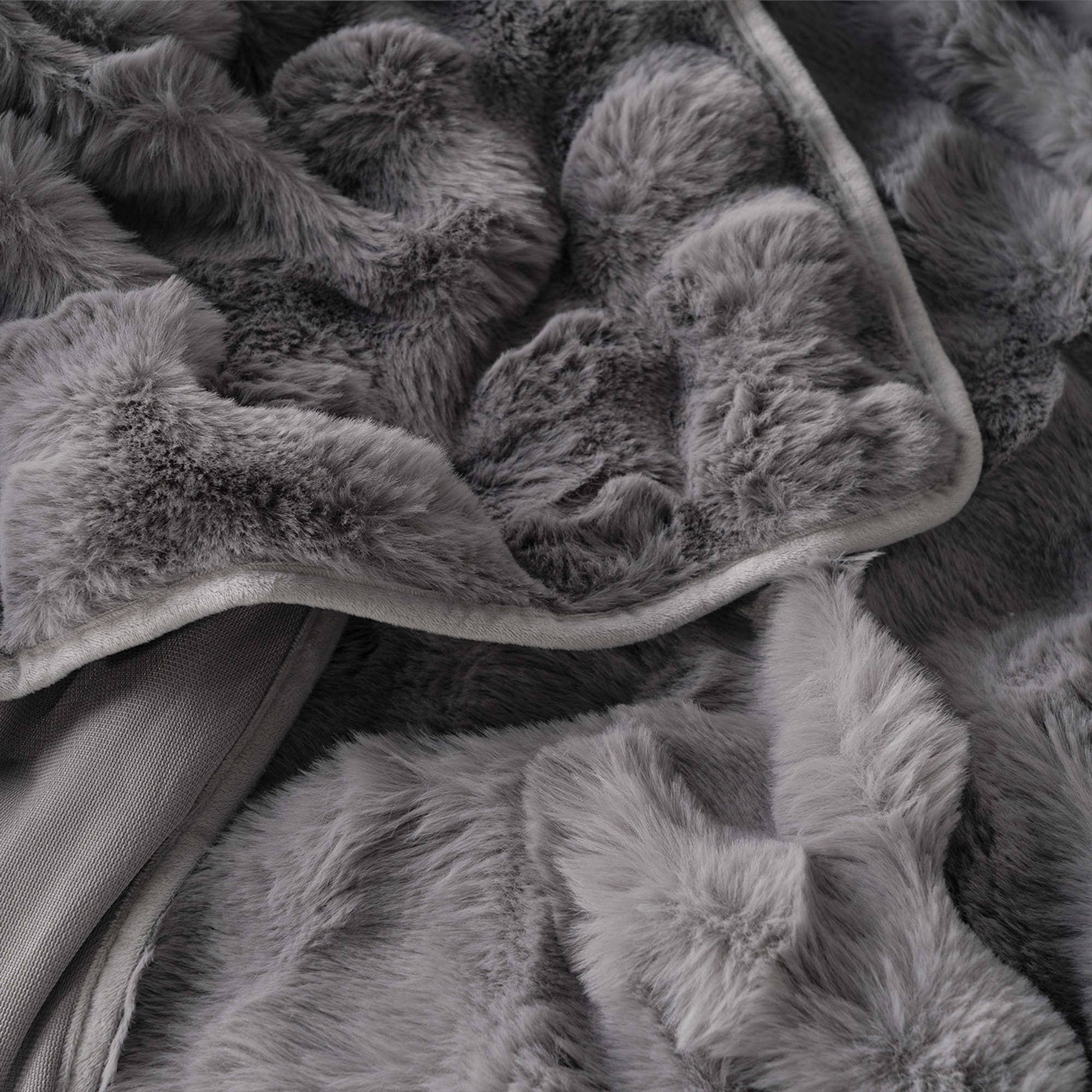 Cirrus Plush Throw Blanket – Faux Fur Channel Stitch Grey Luxury Soft Cozy Bedroom Living Room Decor