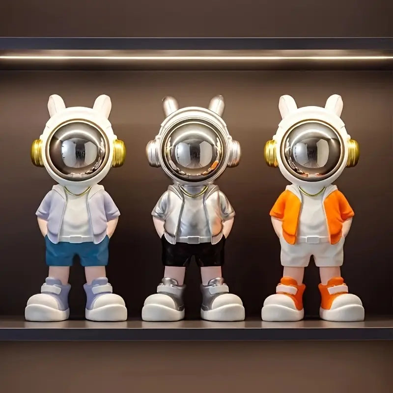 Cosmix Astronaut Figurine – Modern Space Explorer Resin Sculpture Decorative Table Accent Home Decor
