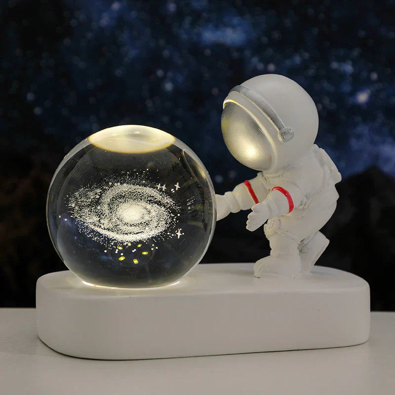 Cosmoré Astronaut Table Lamp – LED Crystal Ball Desk Light Bedroom Decorative Lighting USB Powered