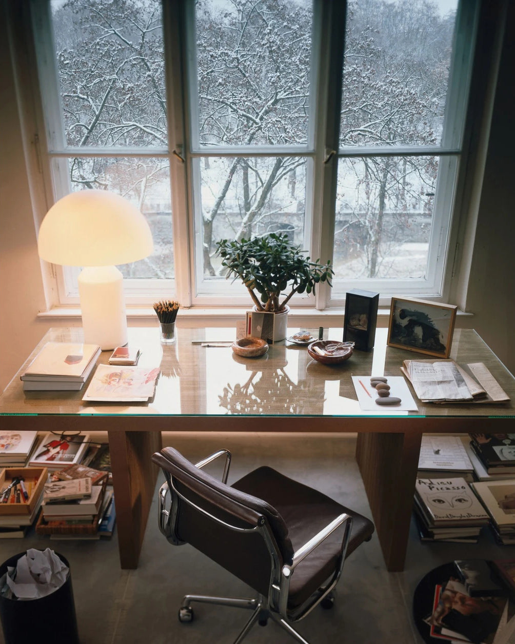 Nordic Frost Dome LED Table Lamp – Minimalist Ambient Light