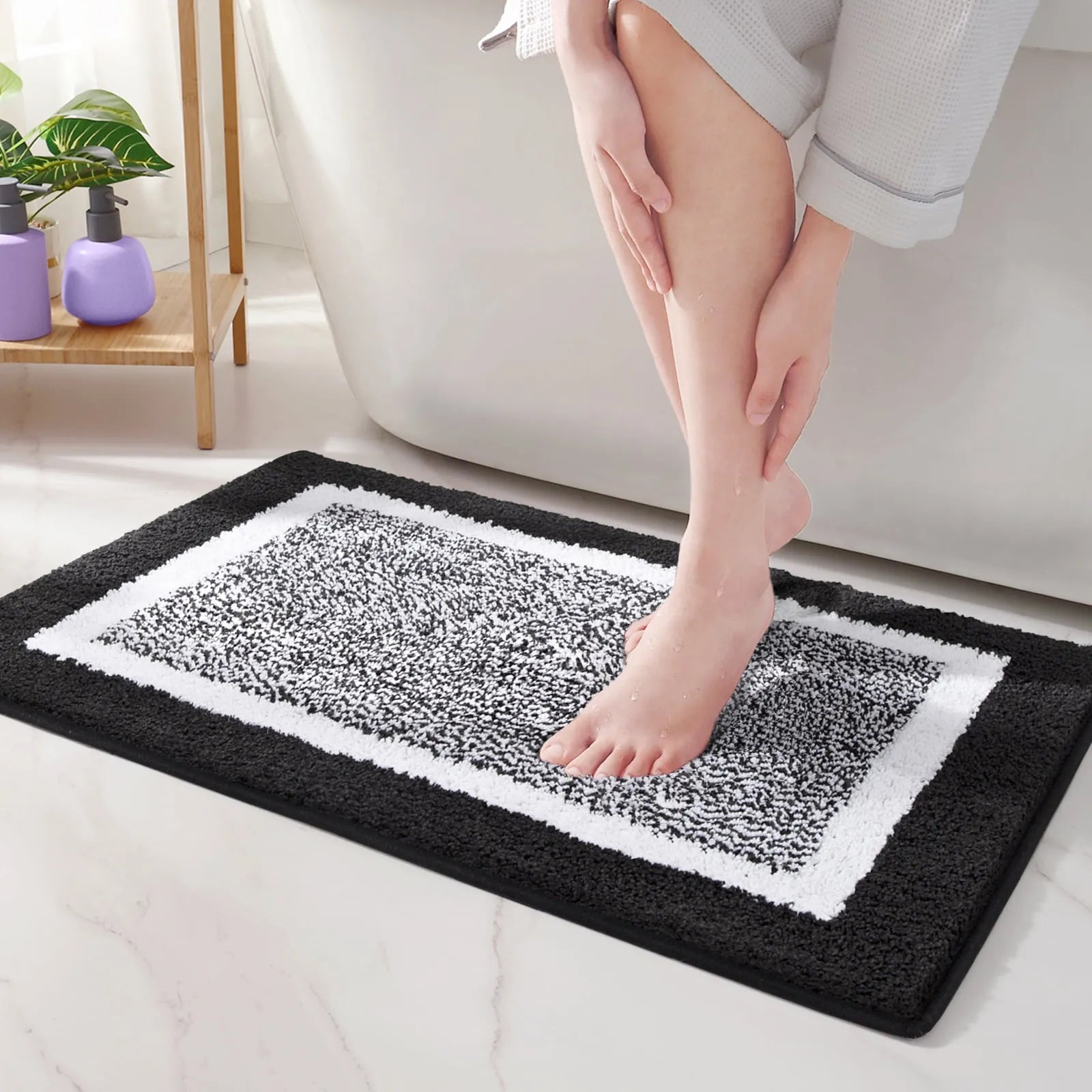 Bordera Bath Mat – Soft Microfiber Non-Slip Absorbent Bathroom Rug Blue White Border Design