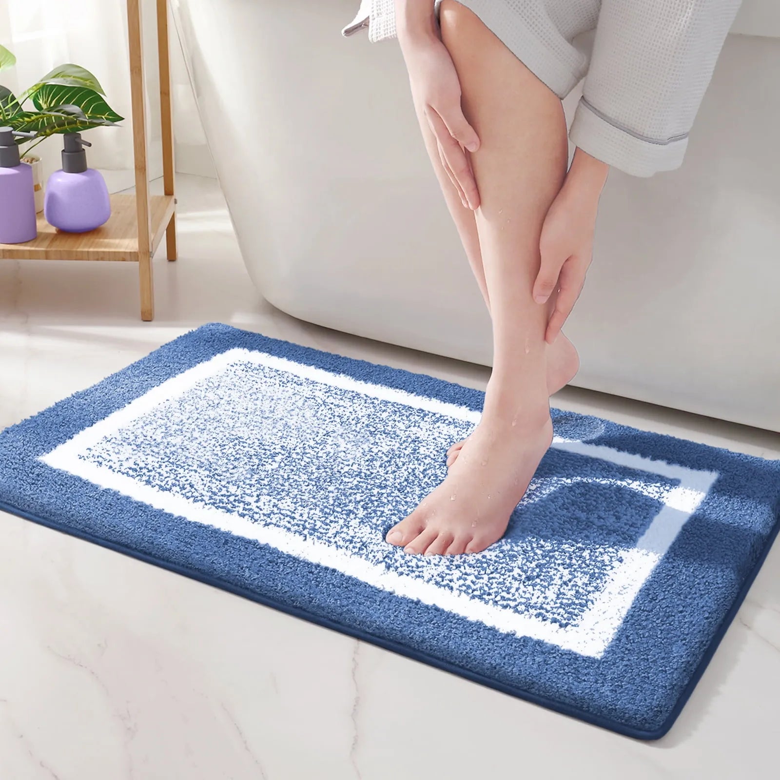 Bordera Bath Mat – Soft Microfiber Non-Slip Absorbent Bathroom Rug Blue White Border Design
