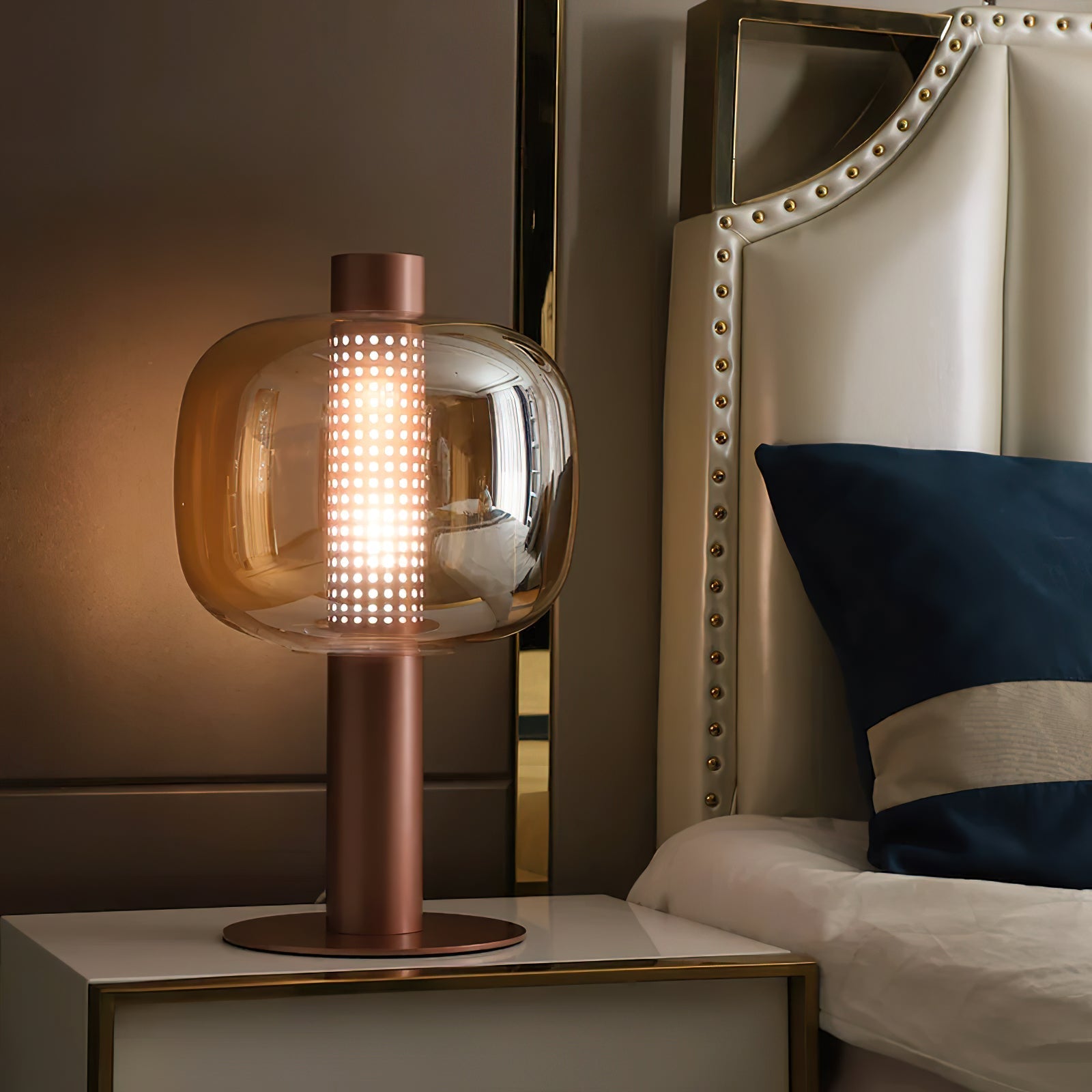 Modern Amber Glass LED Table Lamp – Warm Decorative Lighting Fixture