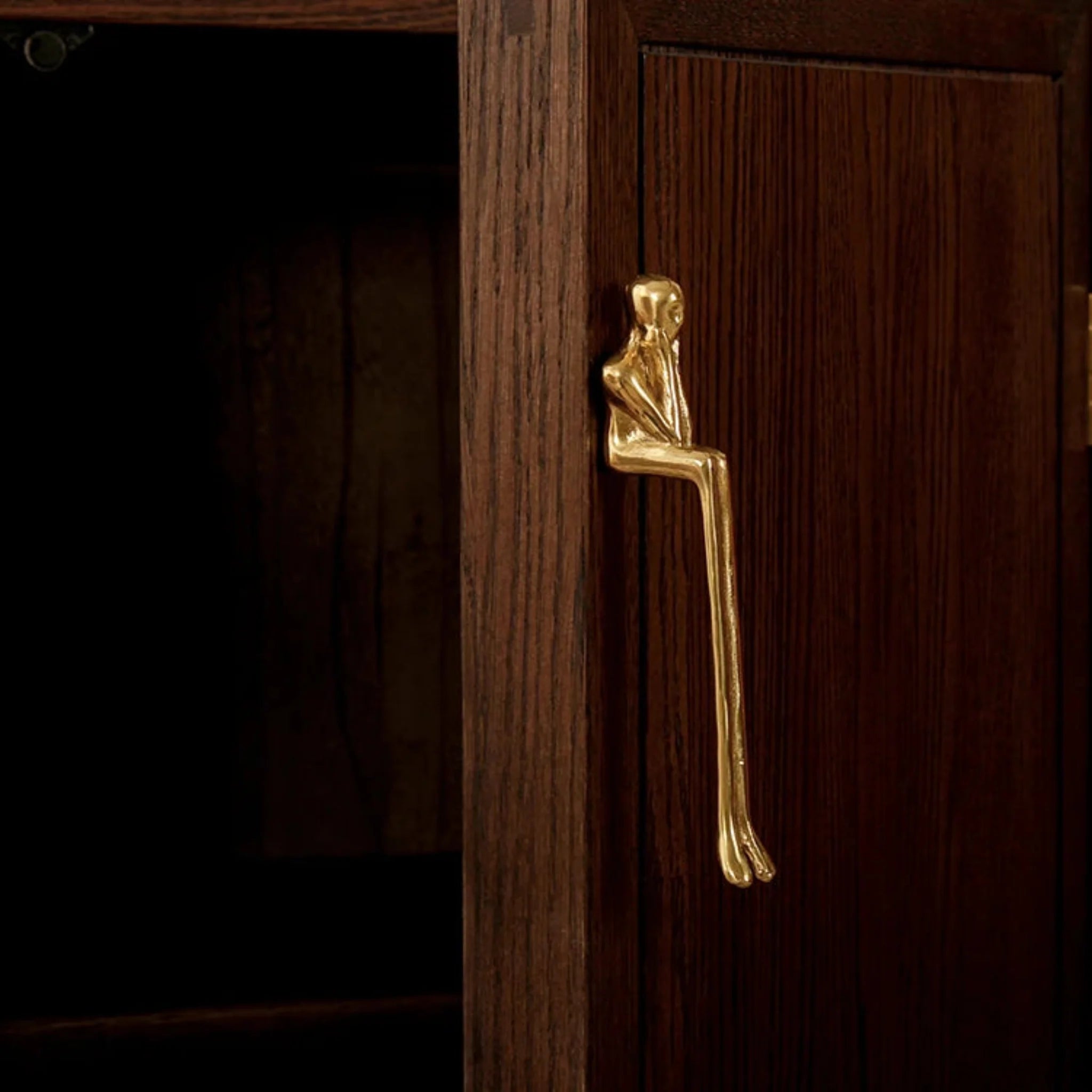 Pensive Cabinet Handle – Sculptural Brass Figure Door Pull Decorative Hardware Living Room Bedroom
