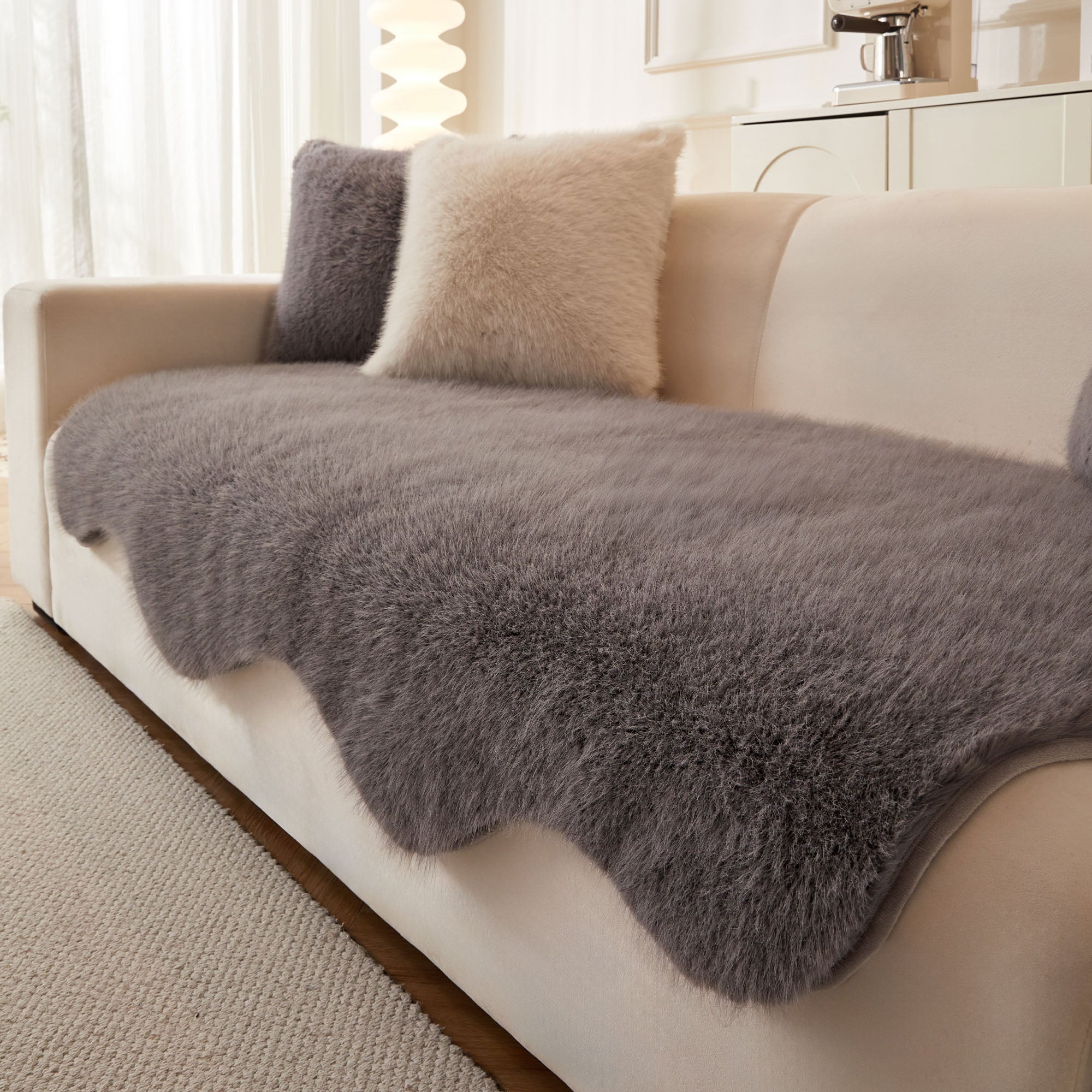 Pelton Faux Fur Throw Blanket – Black Sheepskin Couch Cover Sofa Living Room Bedroom Decor
