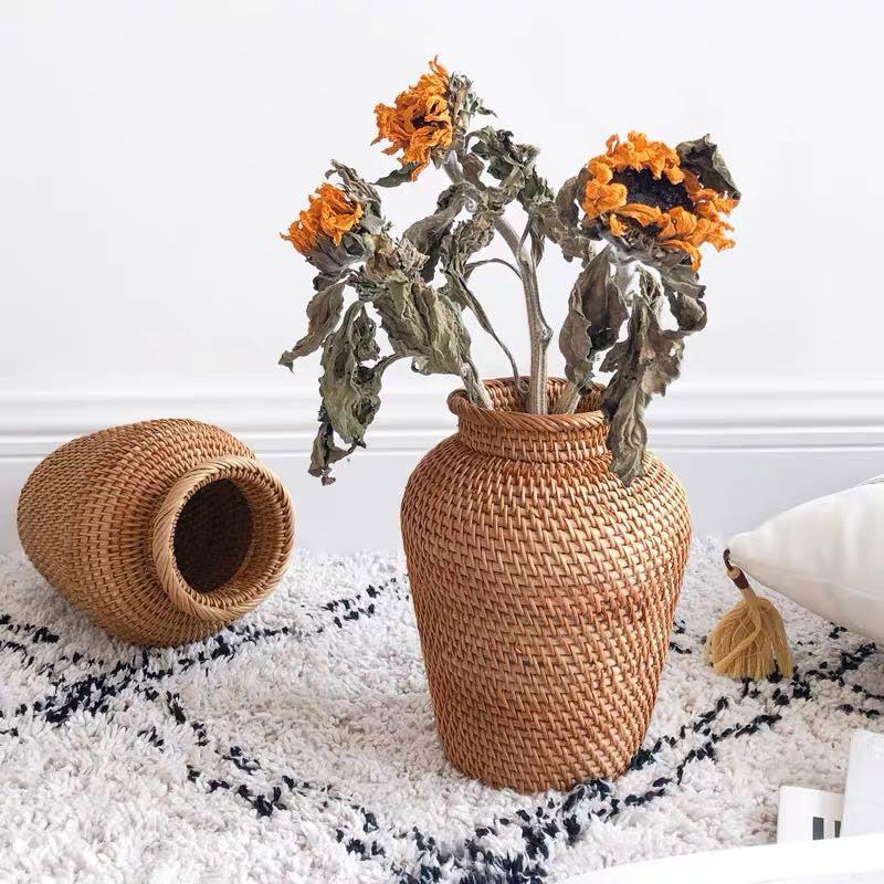 Tessaro Woven Vase – Handcrafted Rattan Decorative Vase Natural Wicker Table Centerpiece Boho