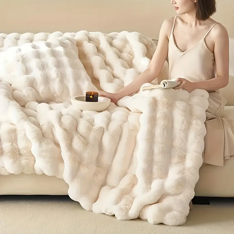 Cloudelle Faux Fur Bedding Set – Luxury White Rabbit Fur Blanket Duvet Cover Bedroom Soft Plush Throw