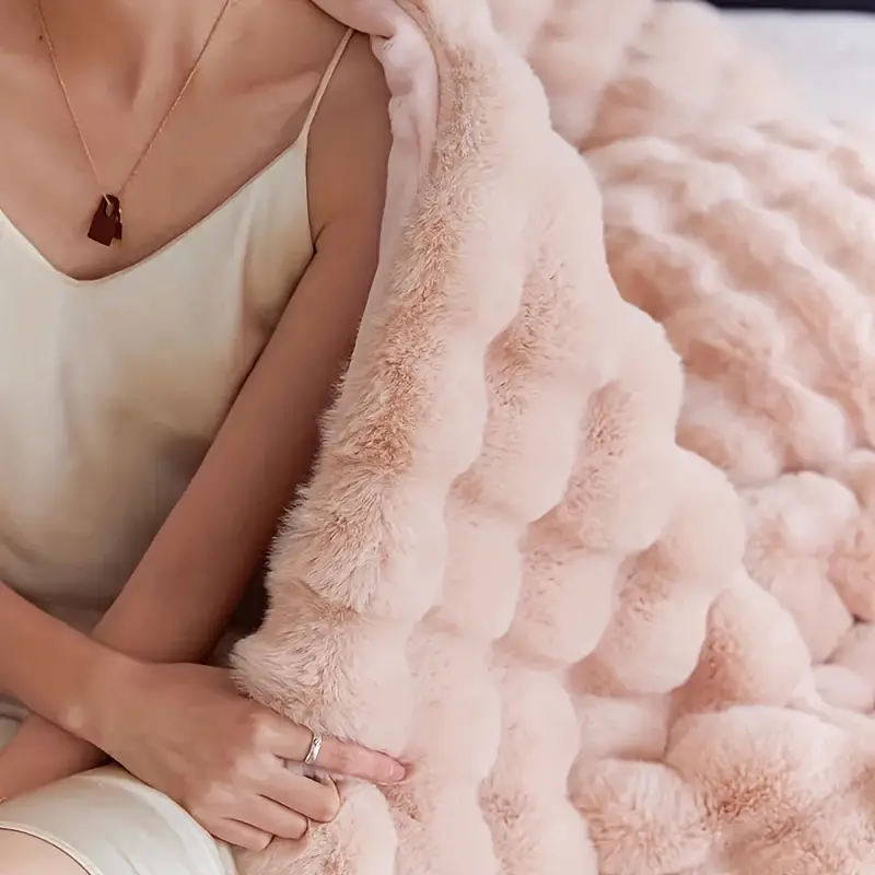 Cloudelle Faux Fur Bedding Set – Luxury White Rabbit Fur Blanket Duvet Cover Bedroom Soft Plush Throw