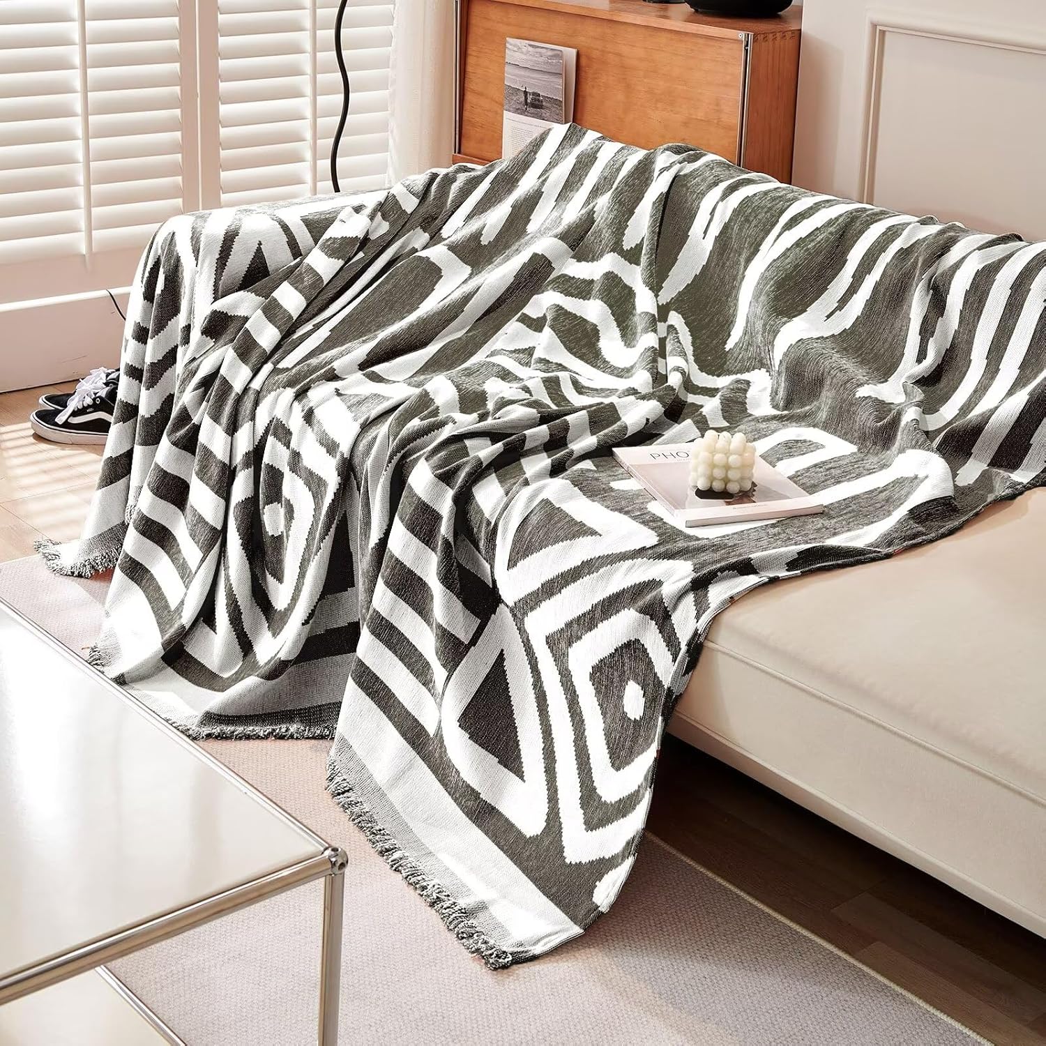 Kintara Sofa Throw – Geometric Tribal Pattern Couch Cover Grey White Cotton Woven Blanket Living Room