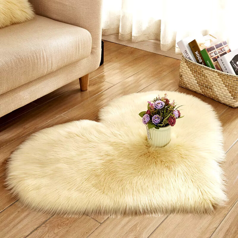 Carmina Heart Shaped Rug – Soft Plush Faux Fur Area Floor Mat Bedroom Living Room Red Non-Slip Decor