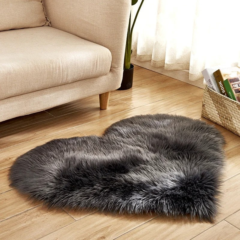 Carmina Heart Shaped Rug – Soft Plush Faux Fur Area Floor Mat Bedroom Living Room Red Non-Slip Decor