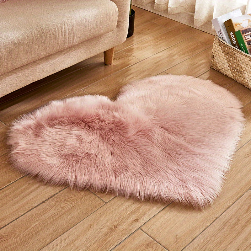 Carmina Heart Shaped Rug – Soft Plush Faux Fur Area Floor Mat Bedroom Living Room Red Non-Slip Decor