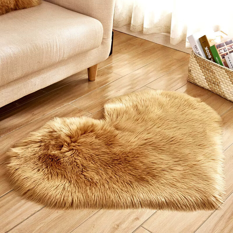 Carmina Heart Shaped Rug – Soft Plush Faux Fur Area Floor Mat Bedroom Living Room Red Non-Slip Decor