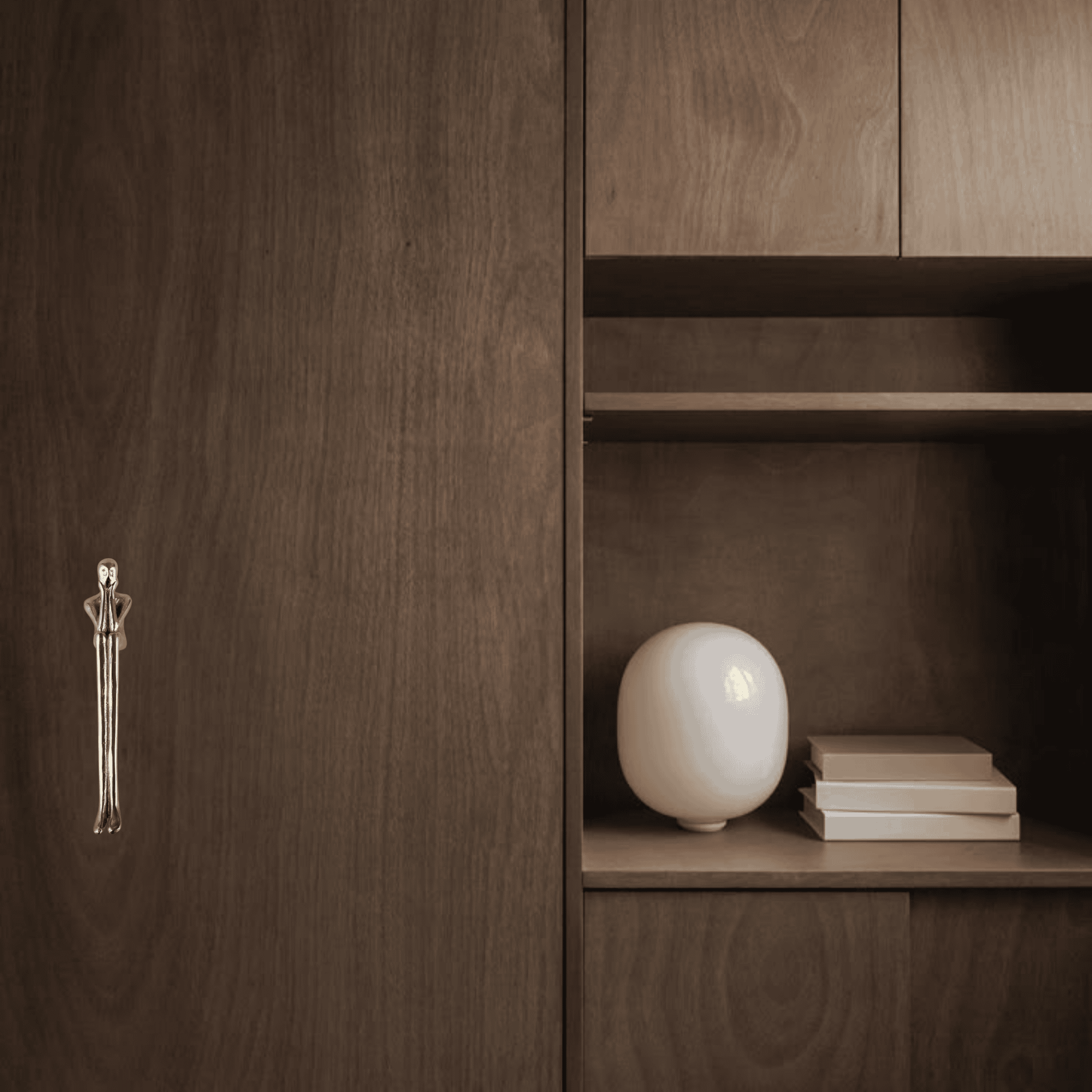 Pensive Cabinet Handle – Sculptural Brass Figure Door Pull Decorative Hardware Living Room Bedroom