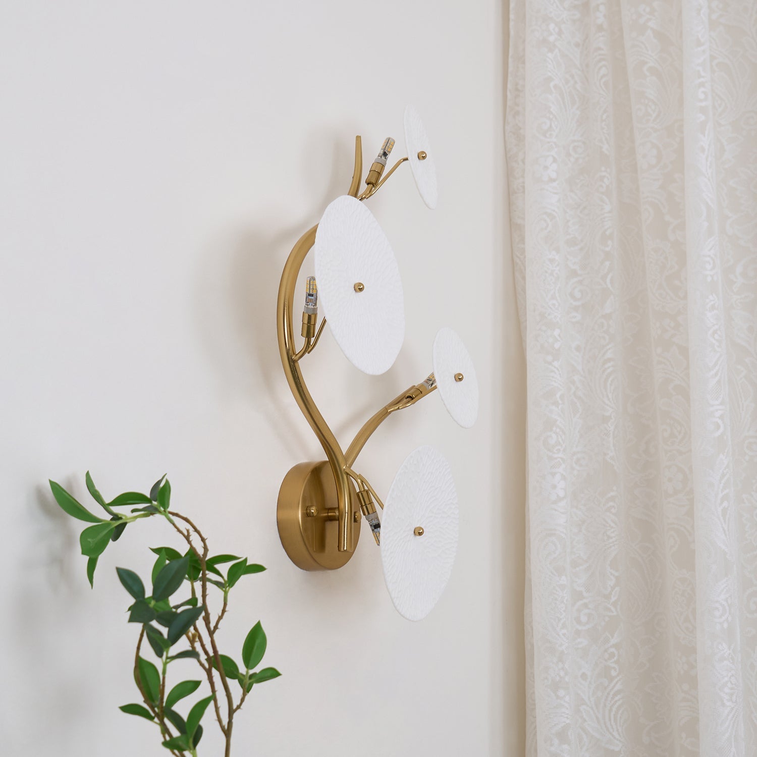Lotara Petal Wall Lamp – Ceramic Decorative Wall Lighting Fixture