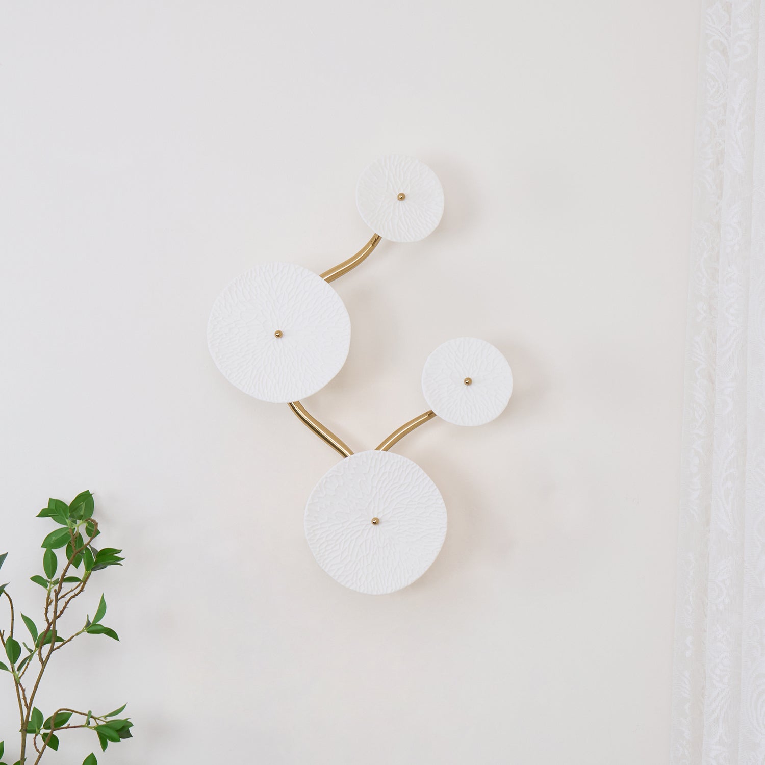 Lotara Petal Wall Lamp – Ceramic Decorative Wall Lighting Fixture