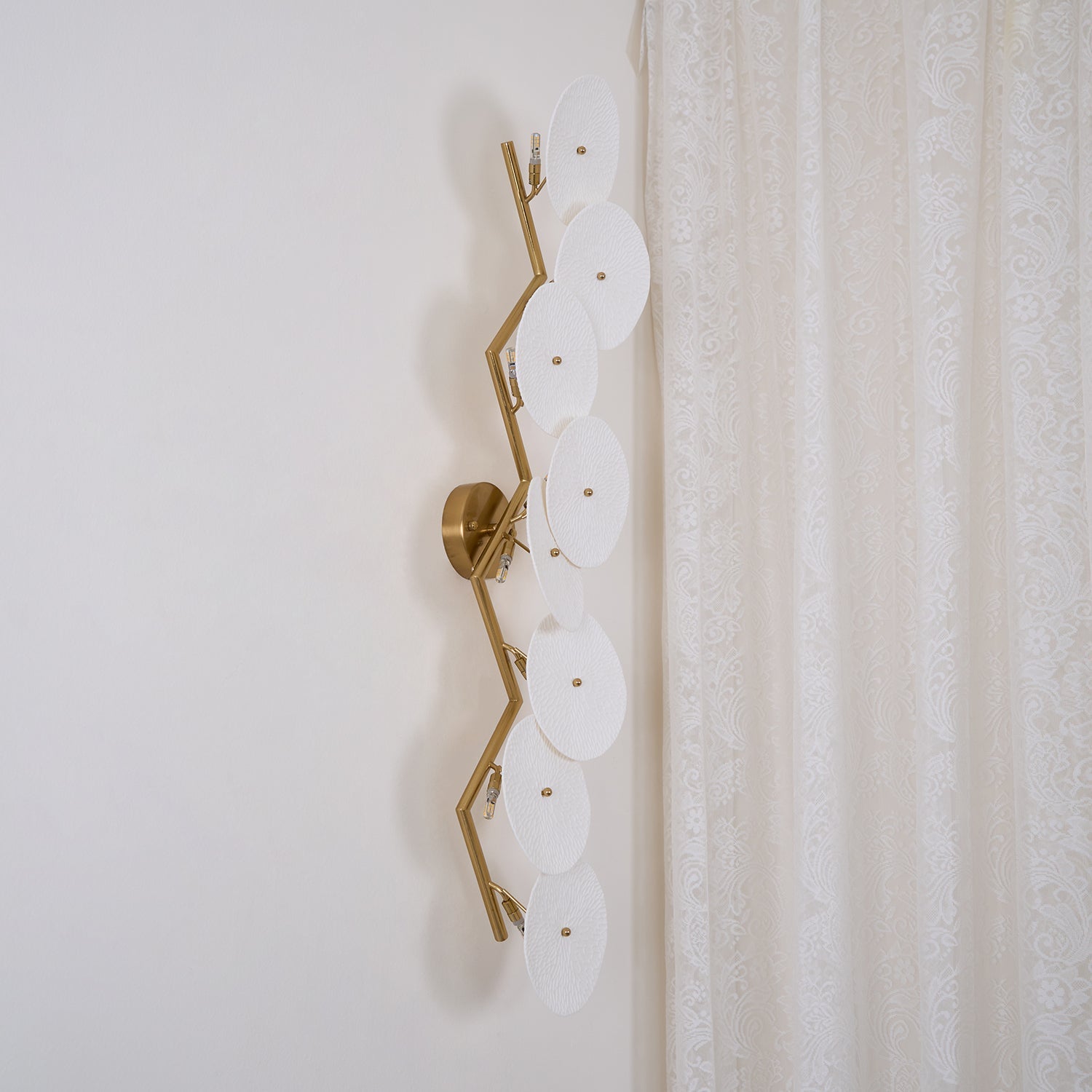 Lotara Petal Wall Lamp – Ceramic Decorative Wall Lighting Fixture