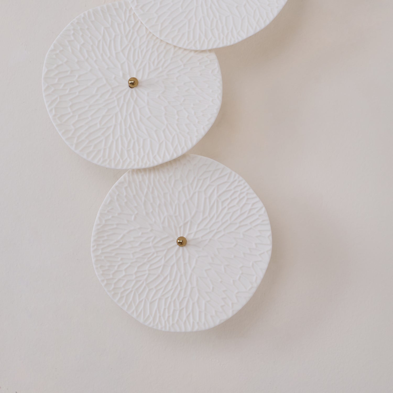 Lotara Petal Wall Lamp – Ceramic Decorative Wall Lighting Fixture