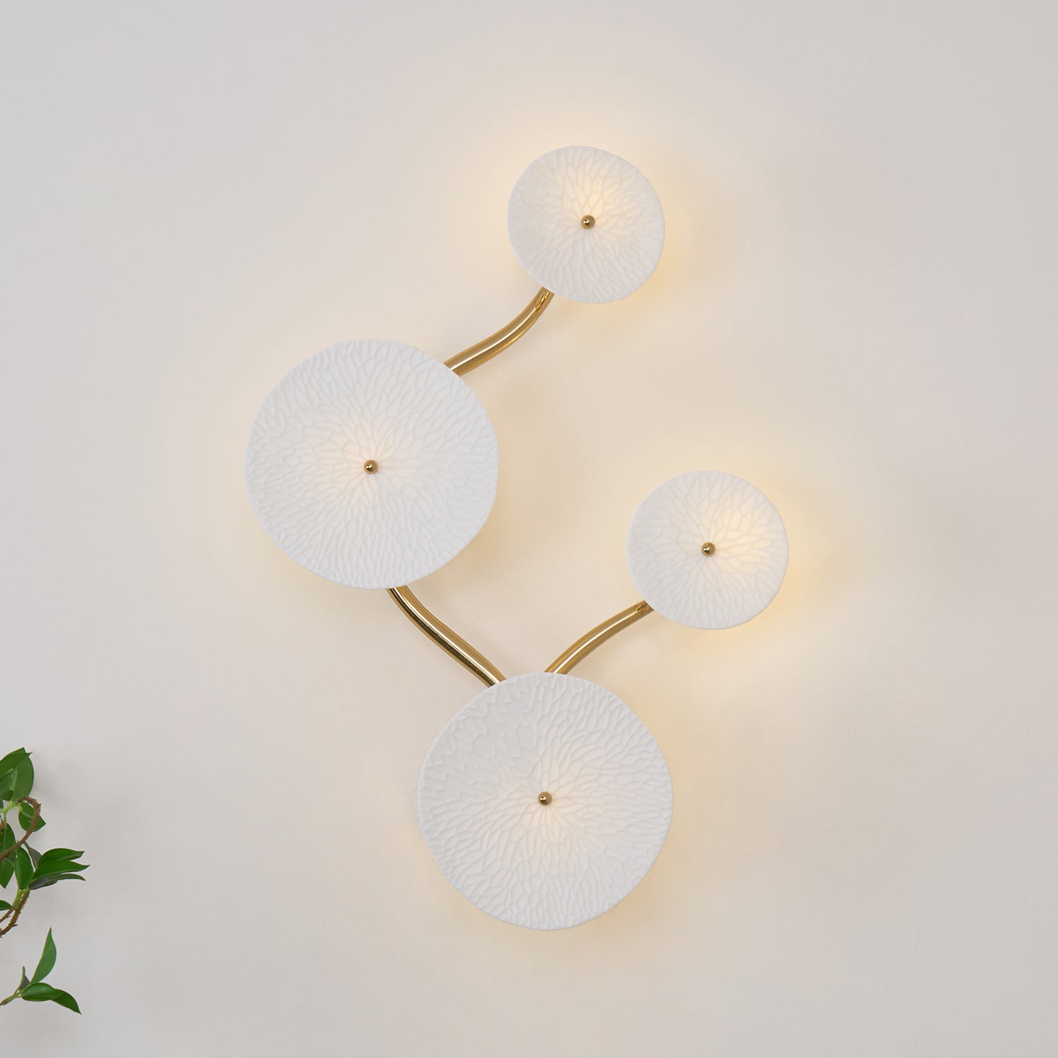 Lotara Petal Wall Lamp – Ceramic Decorative Wall Lighting Fixture