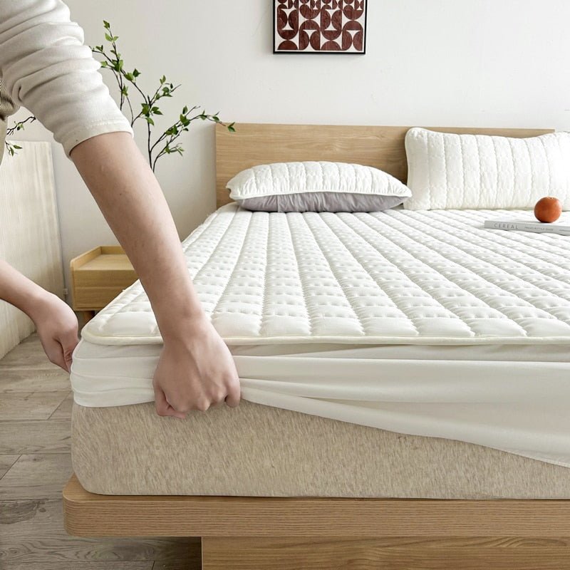 Quilten Guard Mattress Protector – Queen Waterproof Breathable Quilted Soft Fabric Bed Cover