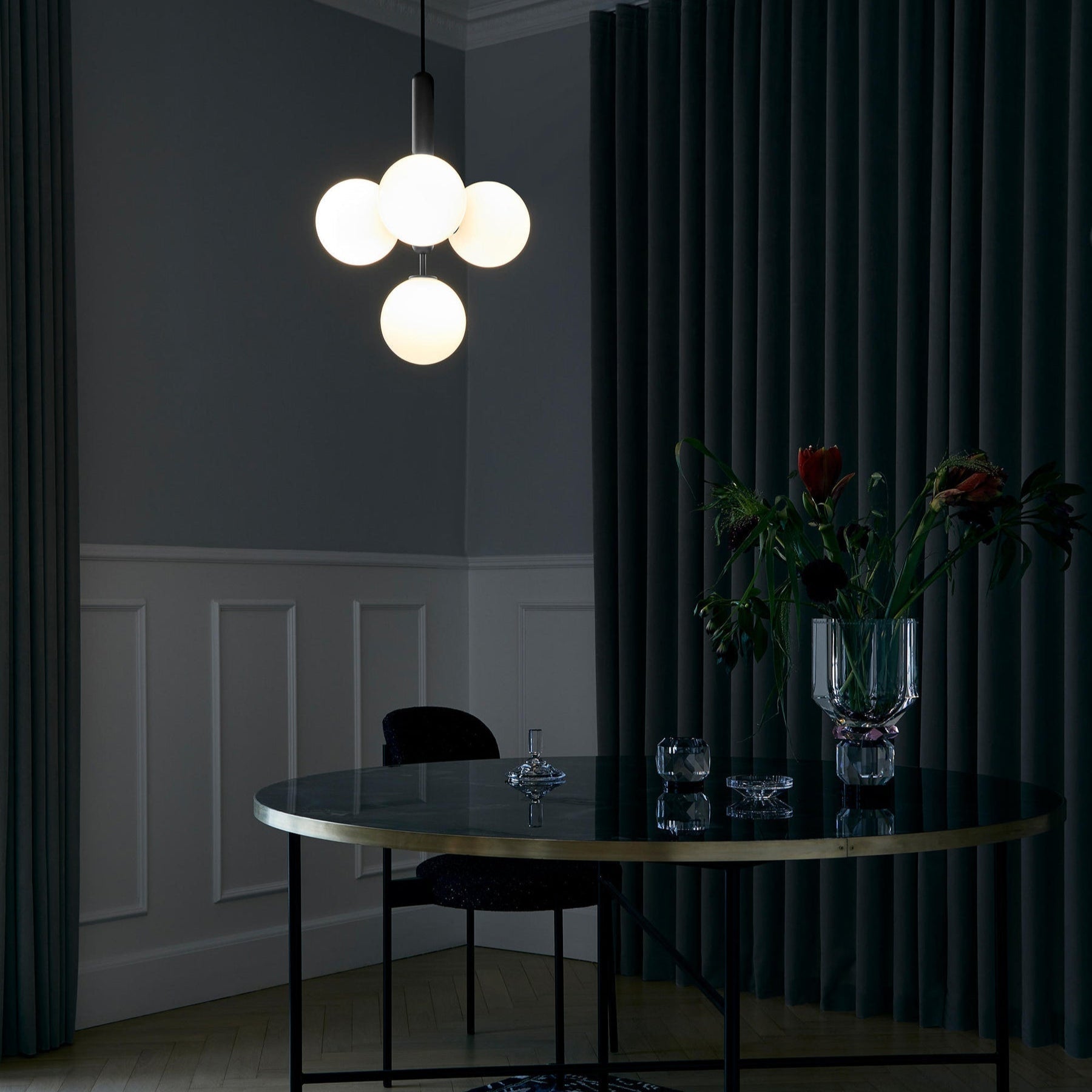 Arcus Clear Globe Pendant – LED Glass Minimal Pendant Lighting Fixture