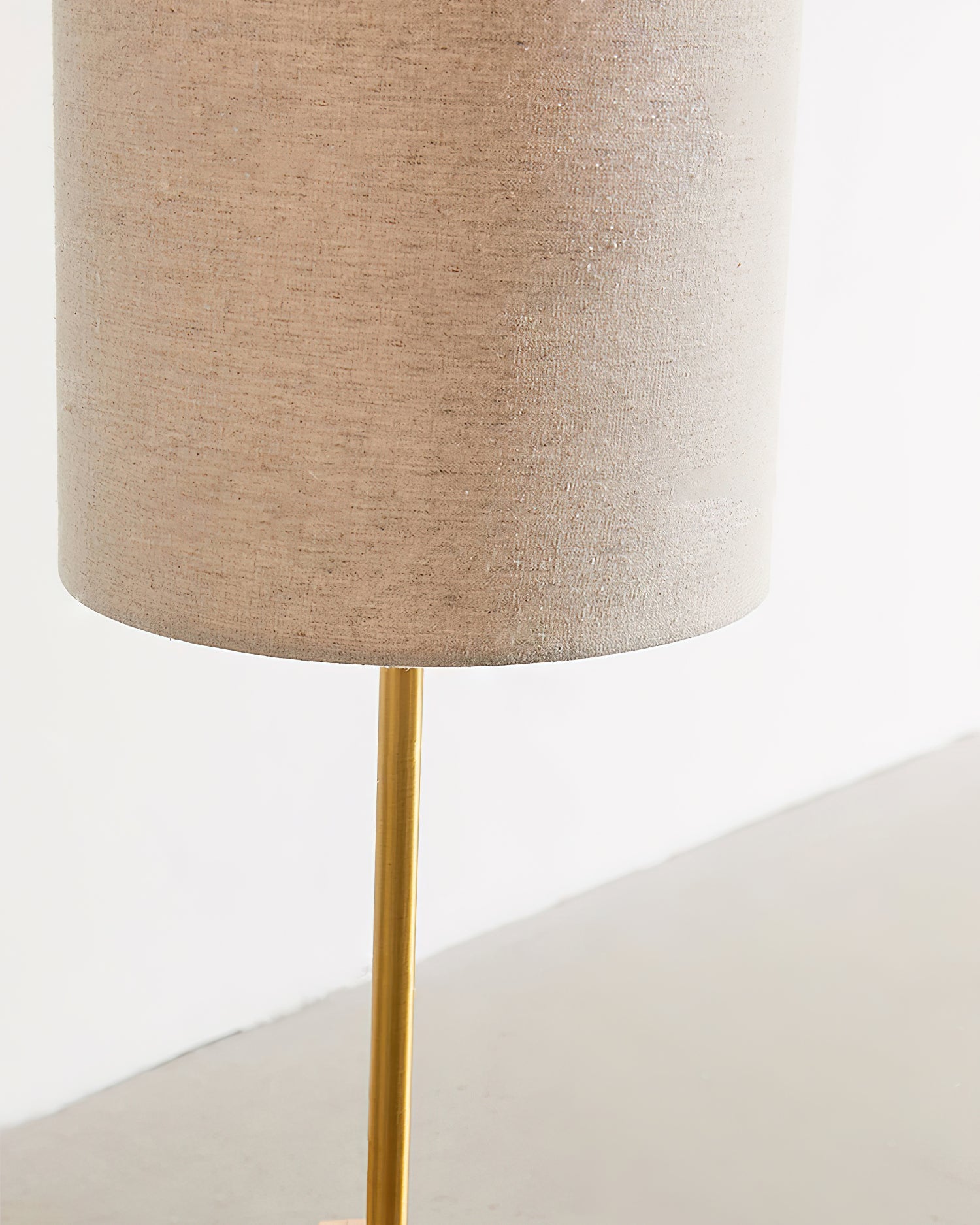 Tavira Linen Floor Lamp – Modern Tall Fabric Standing Light Living Room Corner Lighting