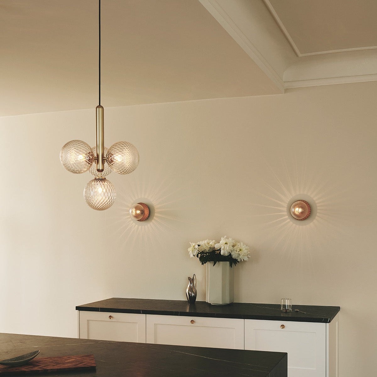 Arcus Clear Globe Pendant – LED Glass Minimal Pendant Lighting Fixture