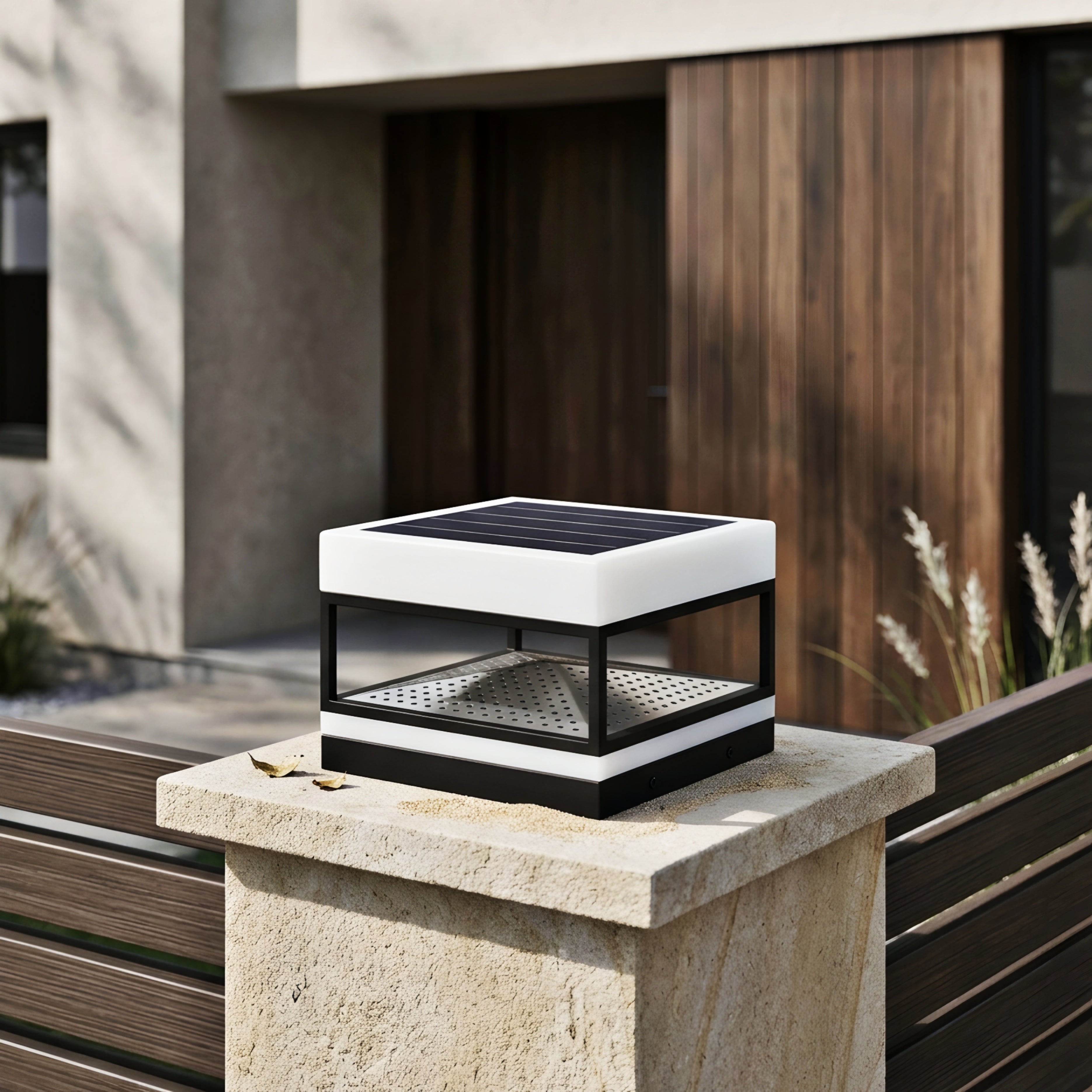 Arvion Solar Pillar Light – Modern LED Outdoor Gate Post Cap Waterproof Landscape Lighting