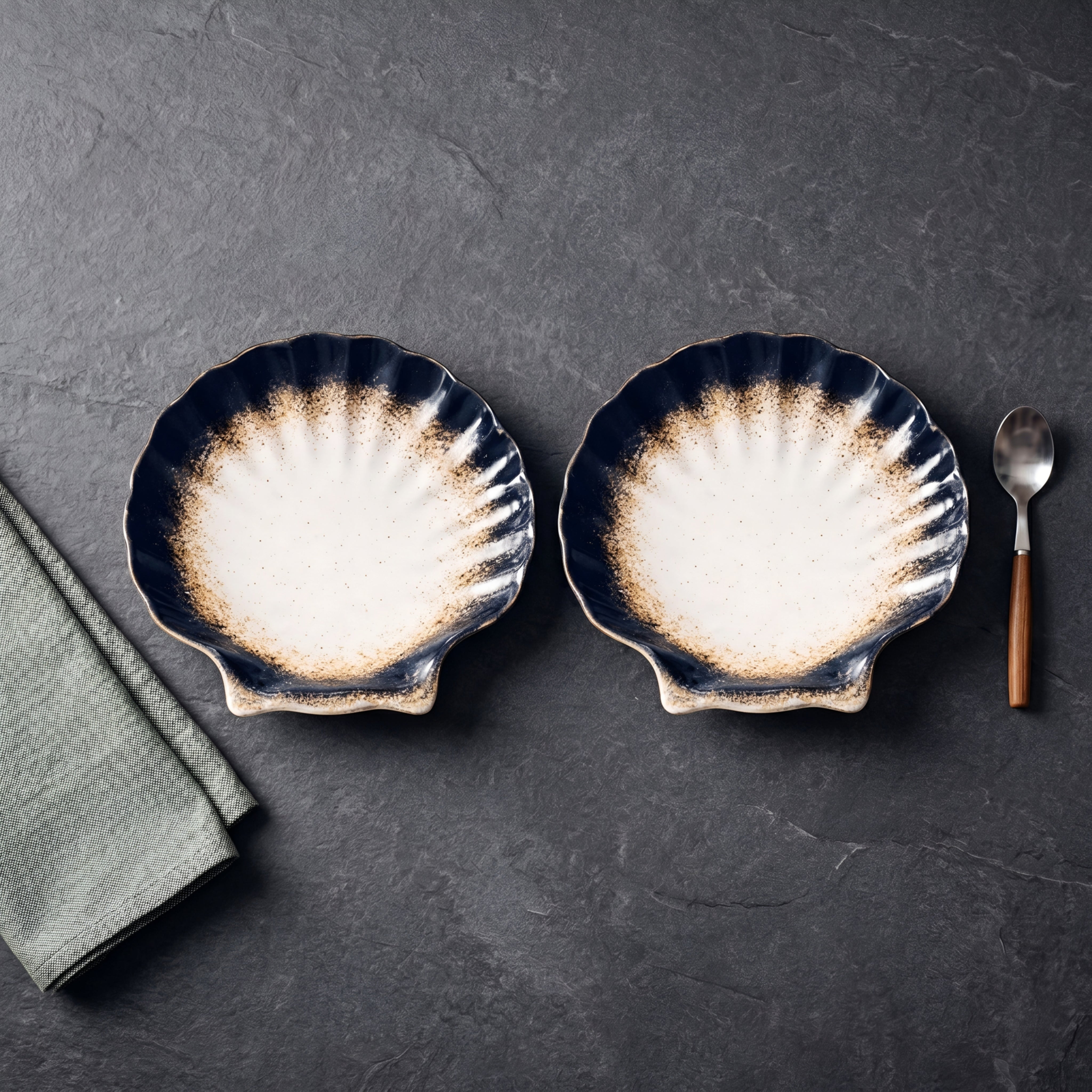 Maré Shell Ceramic Plate Set – Scalloped Edge Dinnerware Plates Kitchen Dining Table Serving Dishes 4 Piece