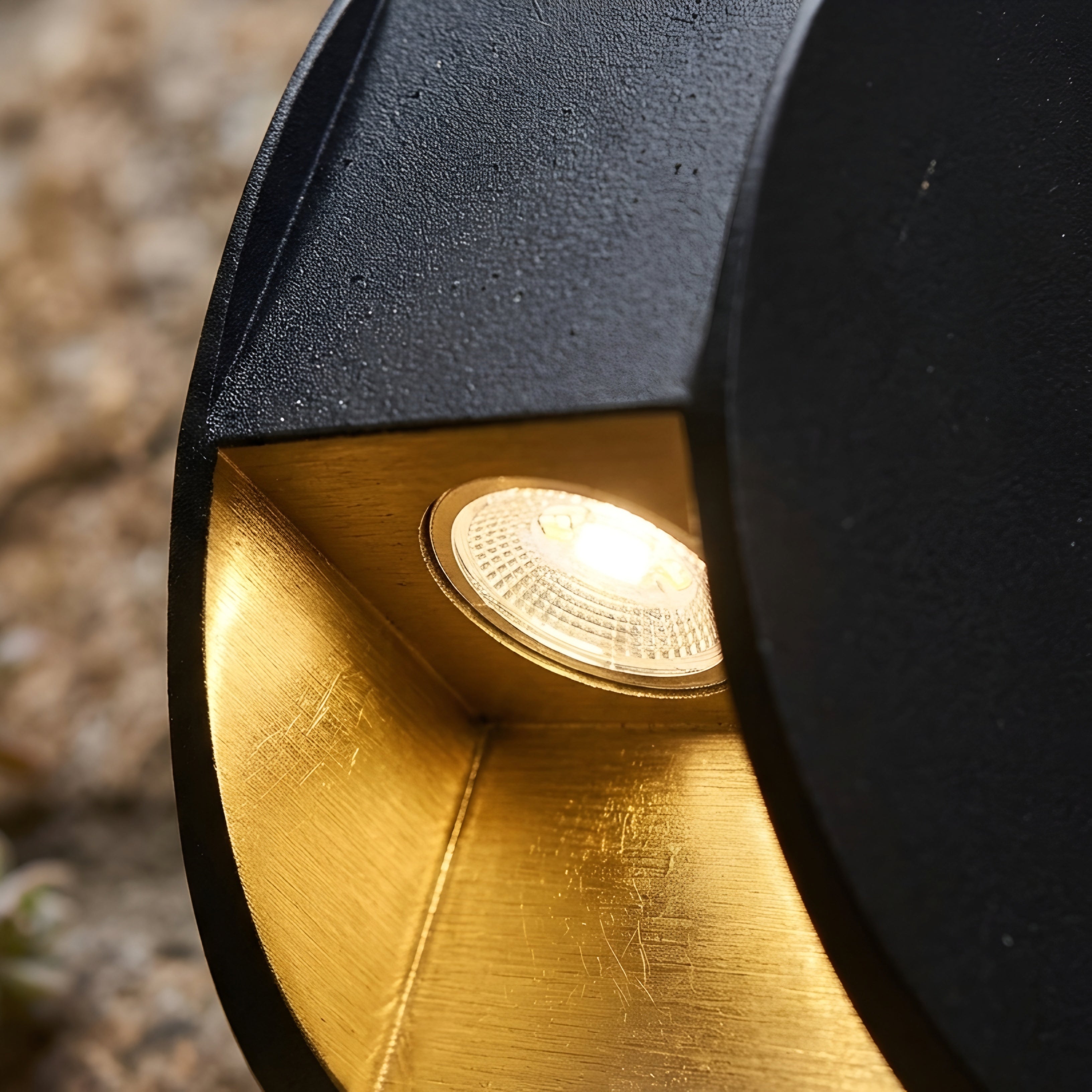 Vexlar Curve Wall Sconce – LED Outdoor Waterproof Modern Black Metal Decorative Lighting Fixture