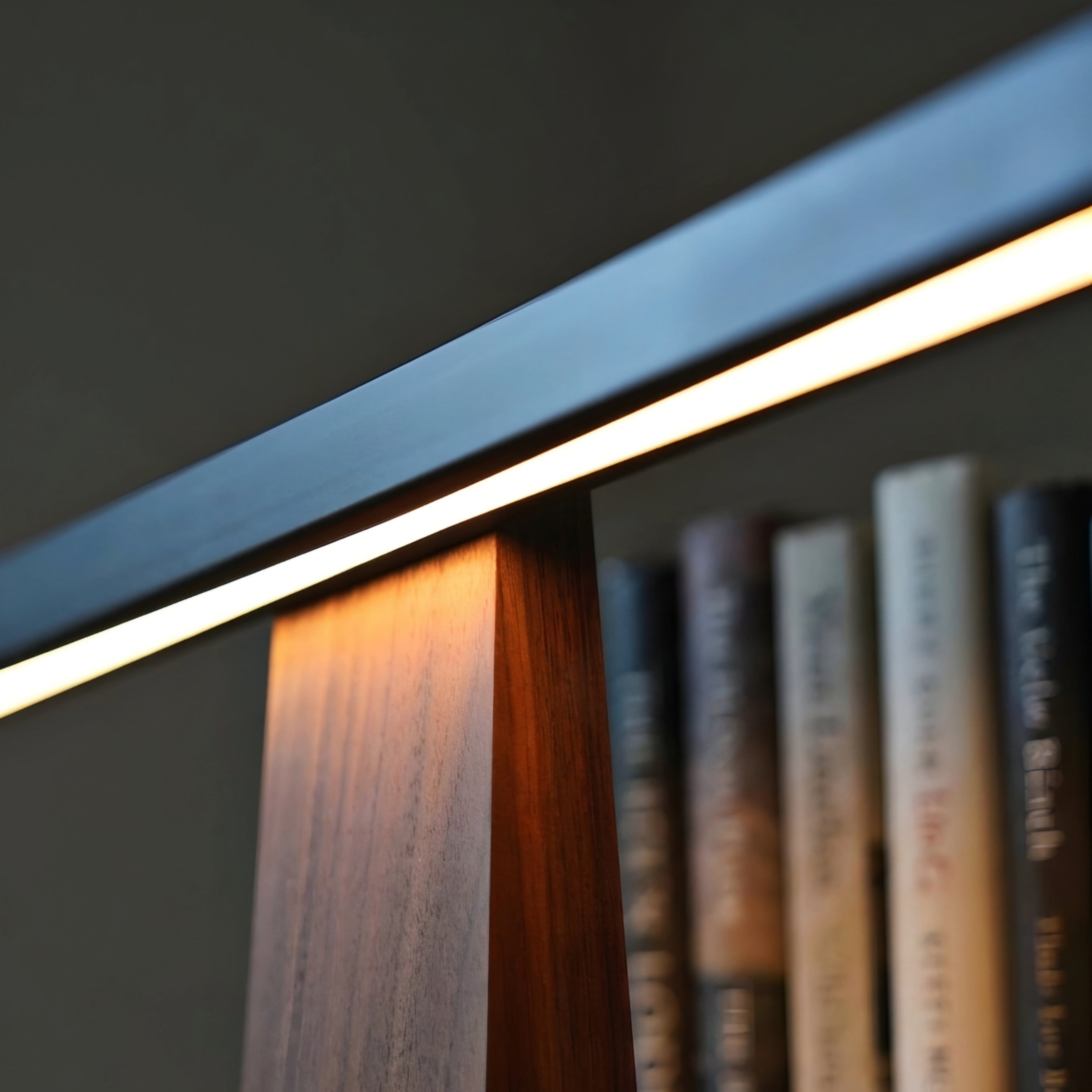Galdren Desk Lamp – LED Modern Walnut Wood Table Light Office Bedroom Living Room Minimalist Lighting