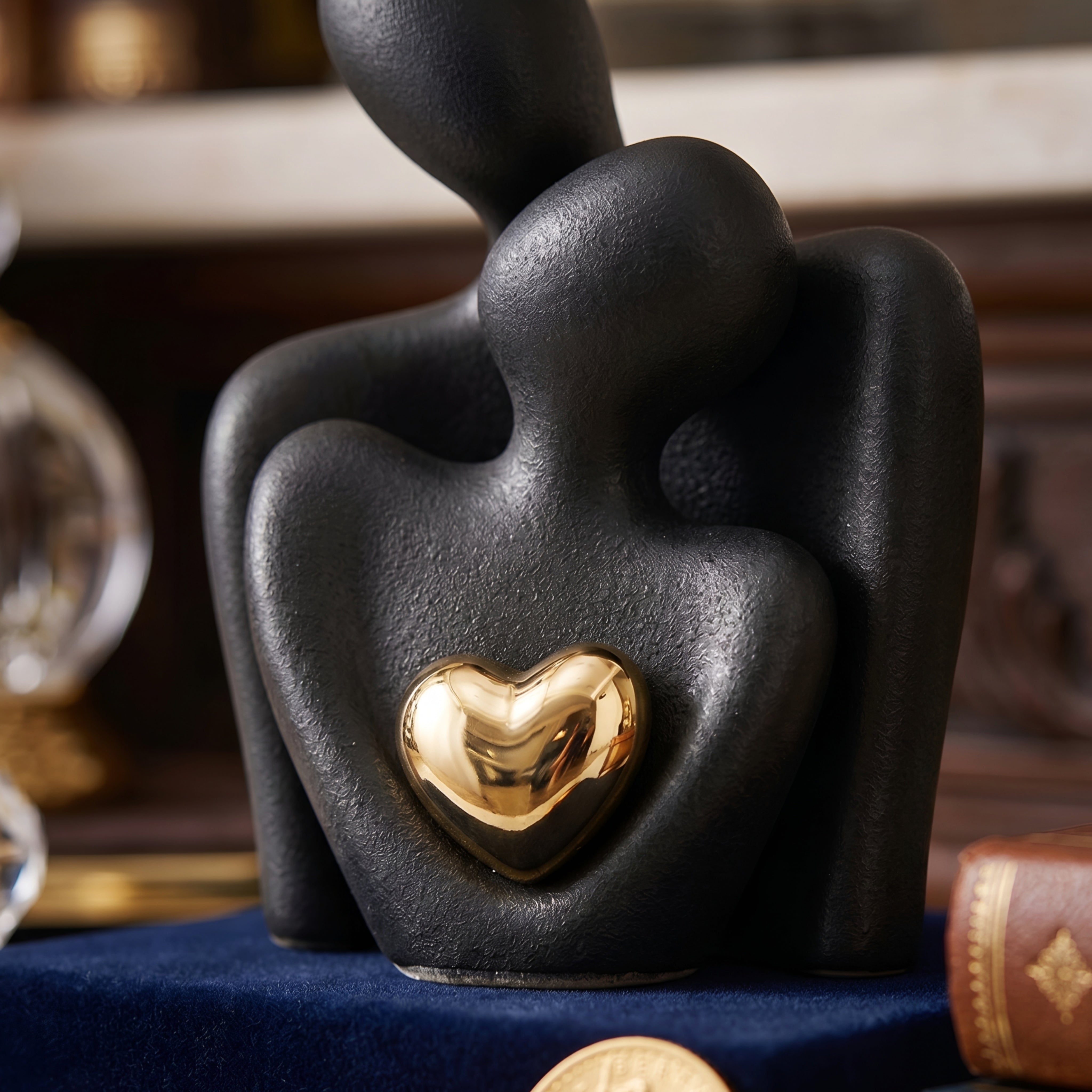 Embriel Embrace Sculpture – White Ceramic Couple Figurine Gold Heart Decorative Home Decor Living Room Bedroom