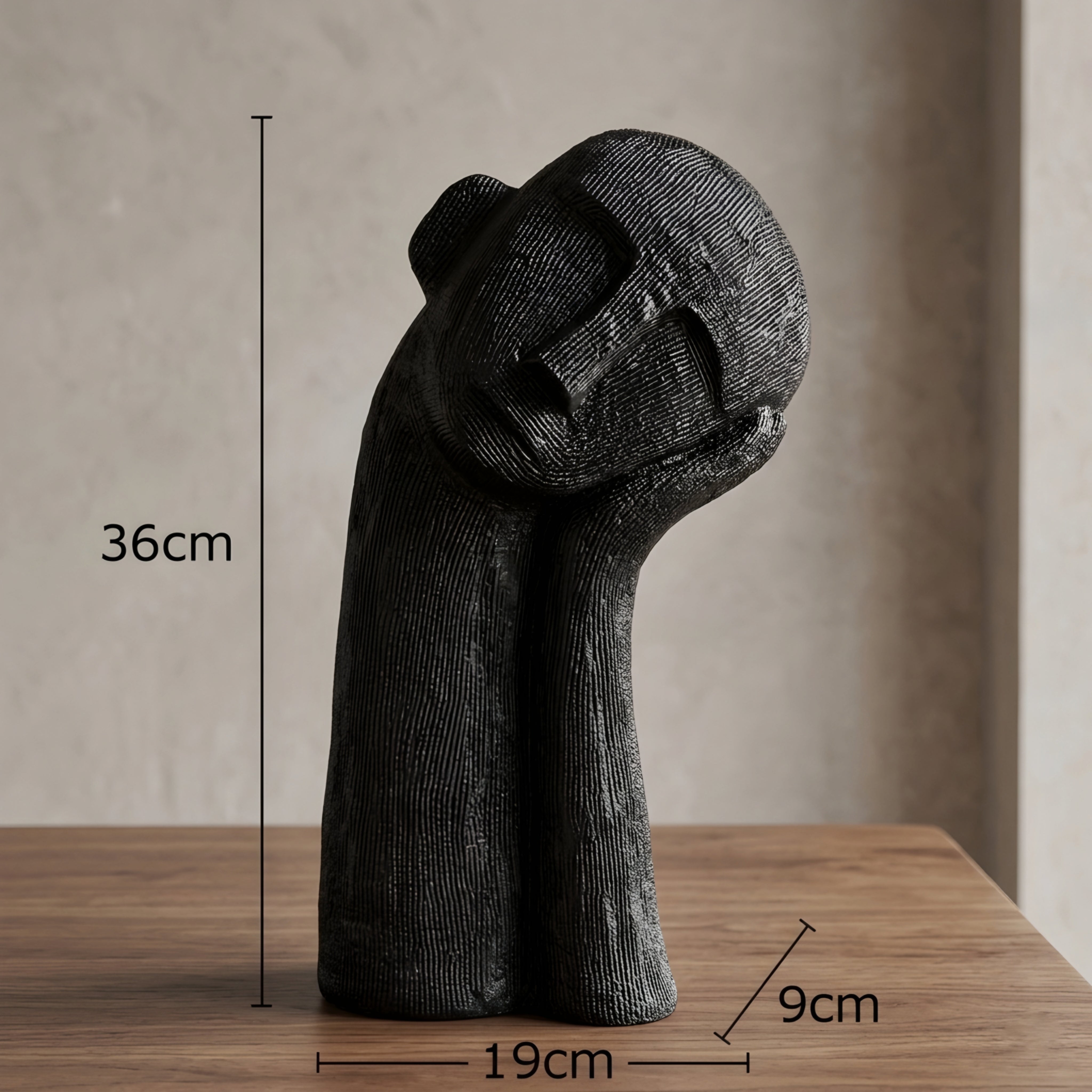Solenne Resting Figure Sculpture – Modern Abstract Art Decor Living Room Bedroom Table Decorative