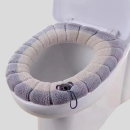 Quillow Plush Toilet Seat Cover – Soft Washable Padded Winter Bathroom Comfort Mat Universal Fit