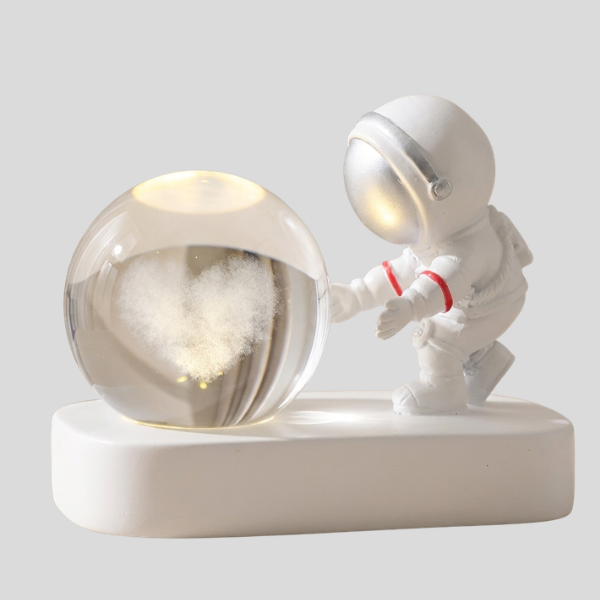 Cosmoré Astronaut Table Lamp – LED Crystal Ball Desk Light Bedroom Decorative Lighting USB Powered