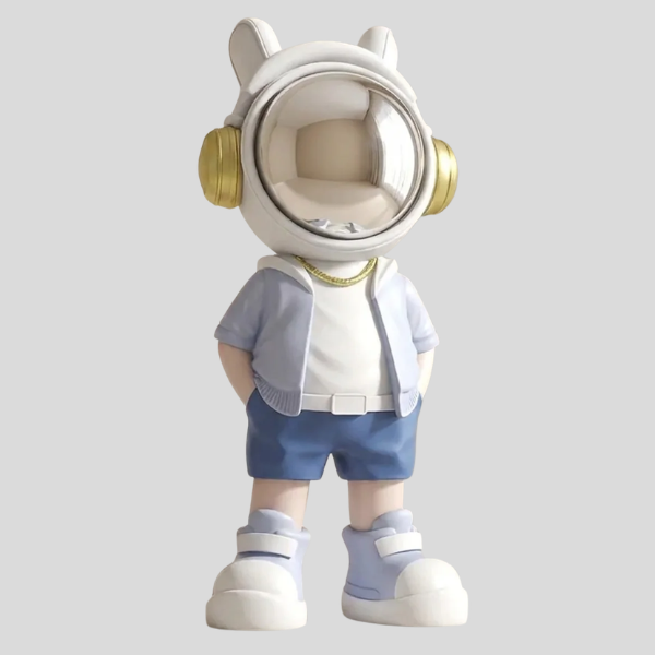 Cosmix Astronaut Figurine – Modern Space Explorer Resin Sculpture Decorative Table Accent Home Decor
