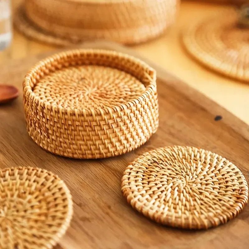 Spiralen Woven Coaster Set – Natural Rattan Round Drink Coasters Coffee Table Decor Kitchen Dining Room